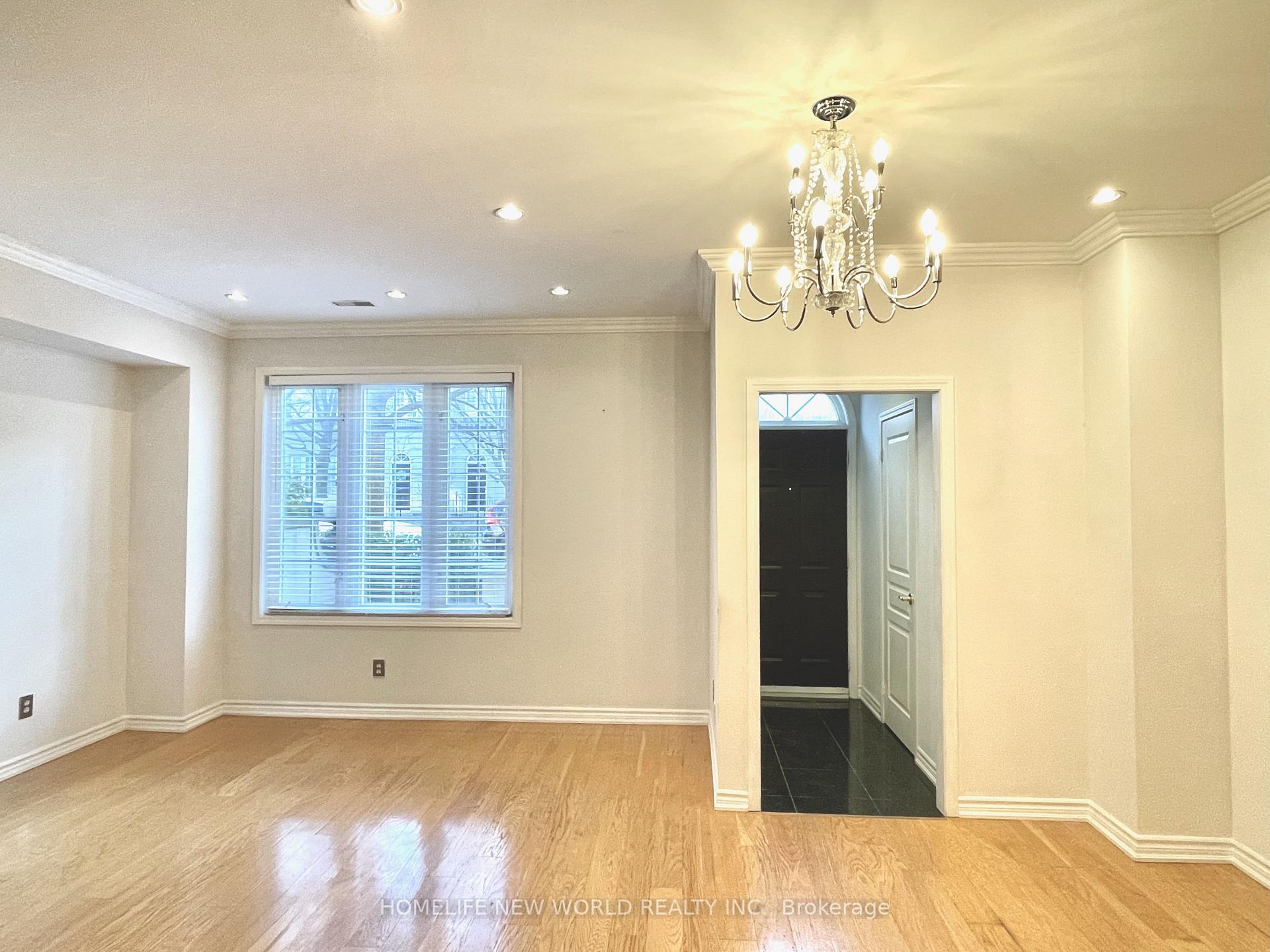 3 Bedrooms Condo at 11 Everson, Toronto For sale