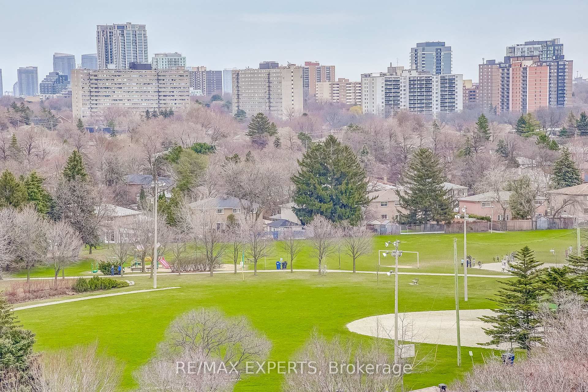 2 Bedrooms Condo at 188 Fairview Mall,  Toronto For sale