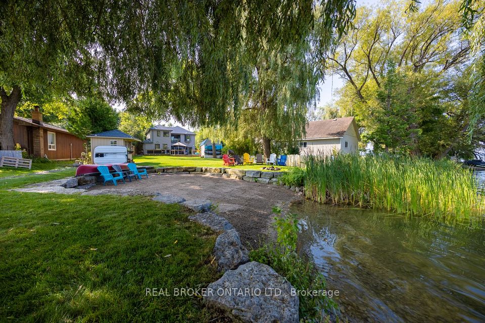 526 View Lake