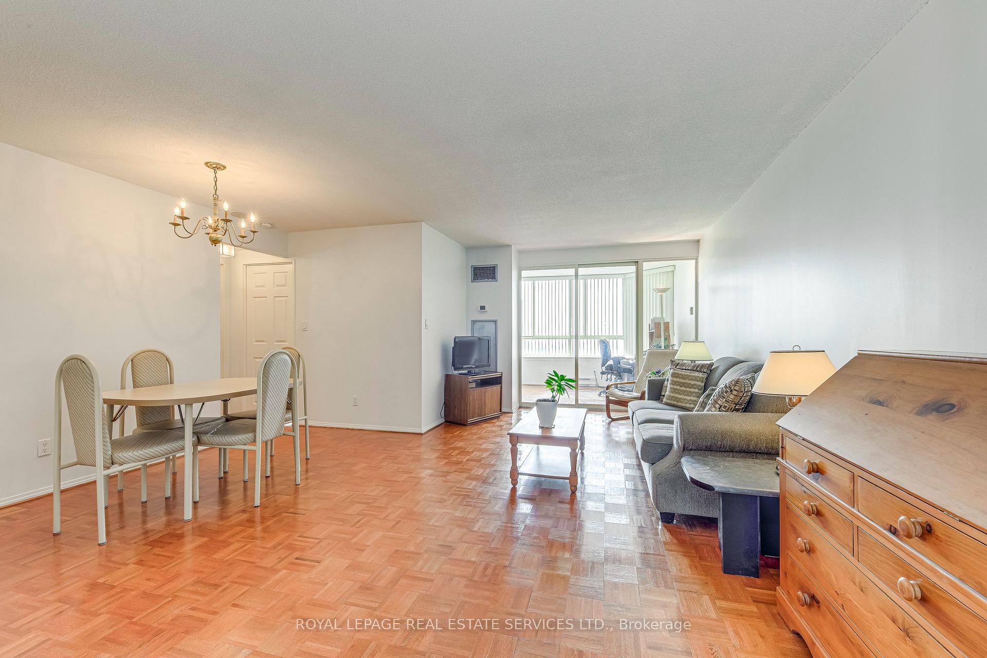 2 Bedrooms Condo at 3605 Kariya, Mississauga For sale