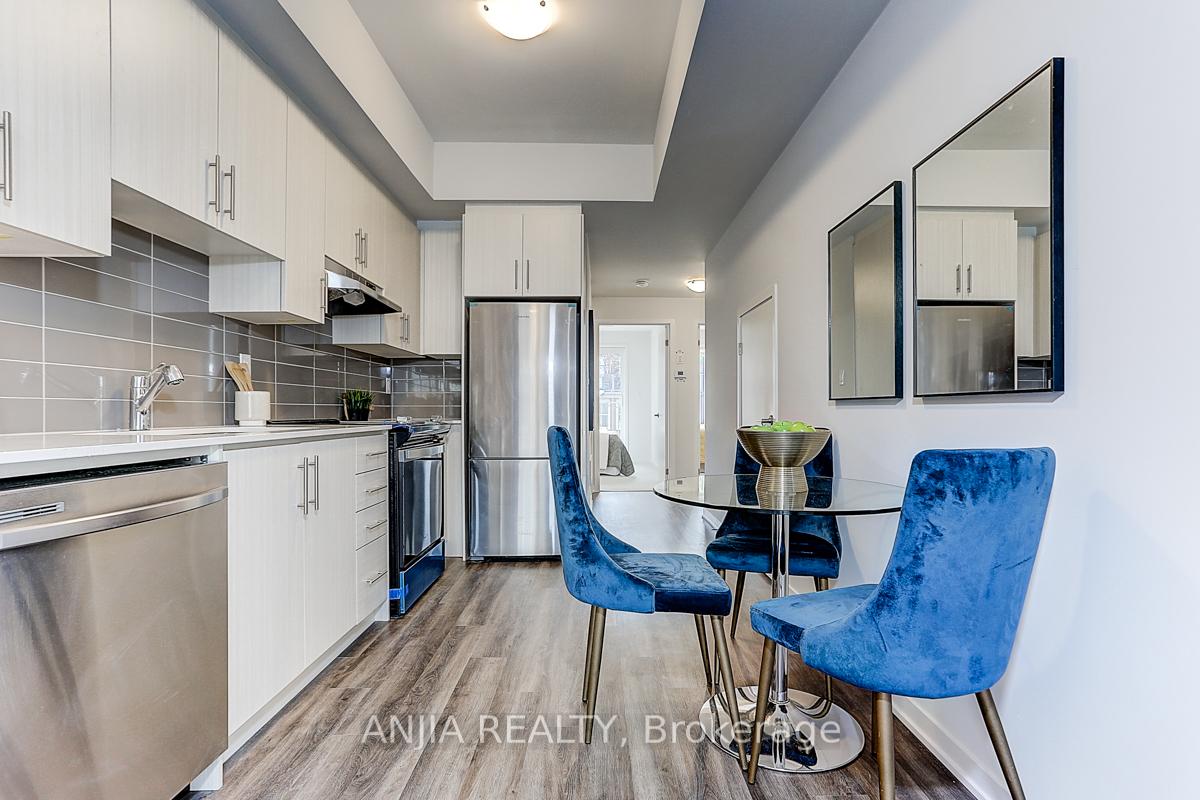 2 Bedrooms Condo at 5 William Jackson, Toronto For sale