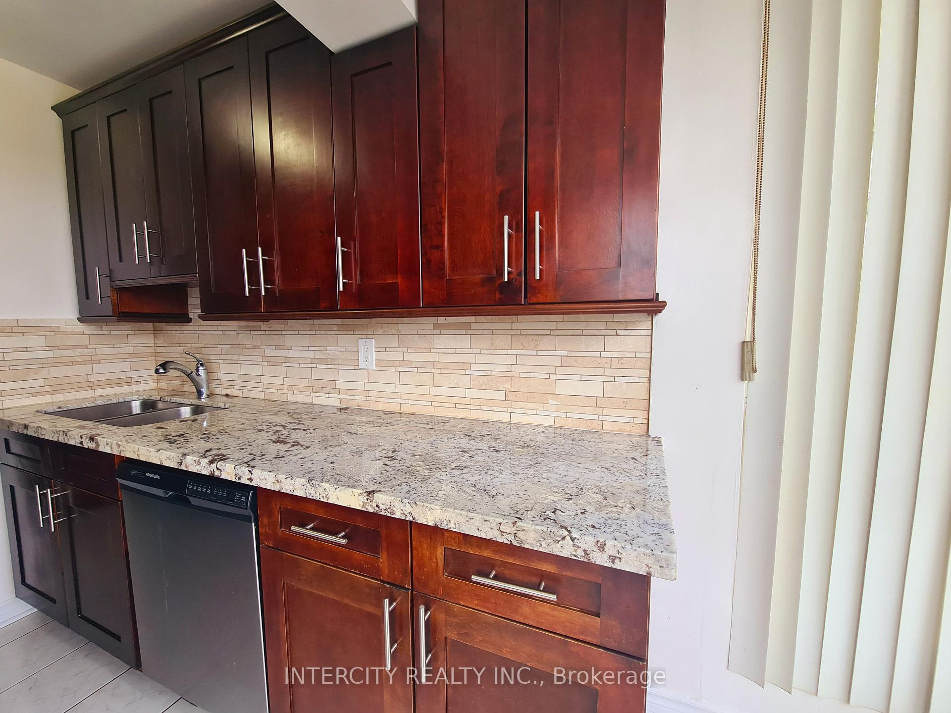 2 Bedrooms Condo at 3077 Weston, Toronto For sale