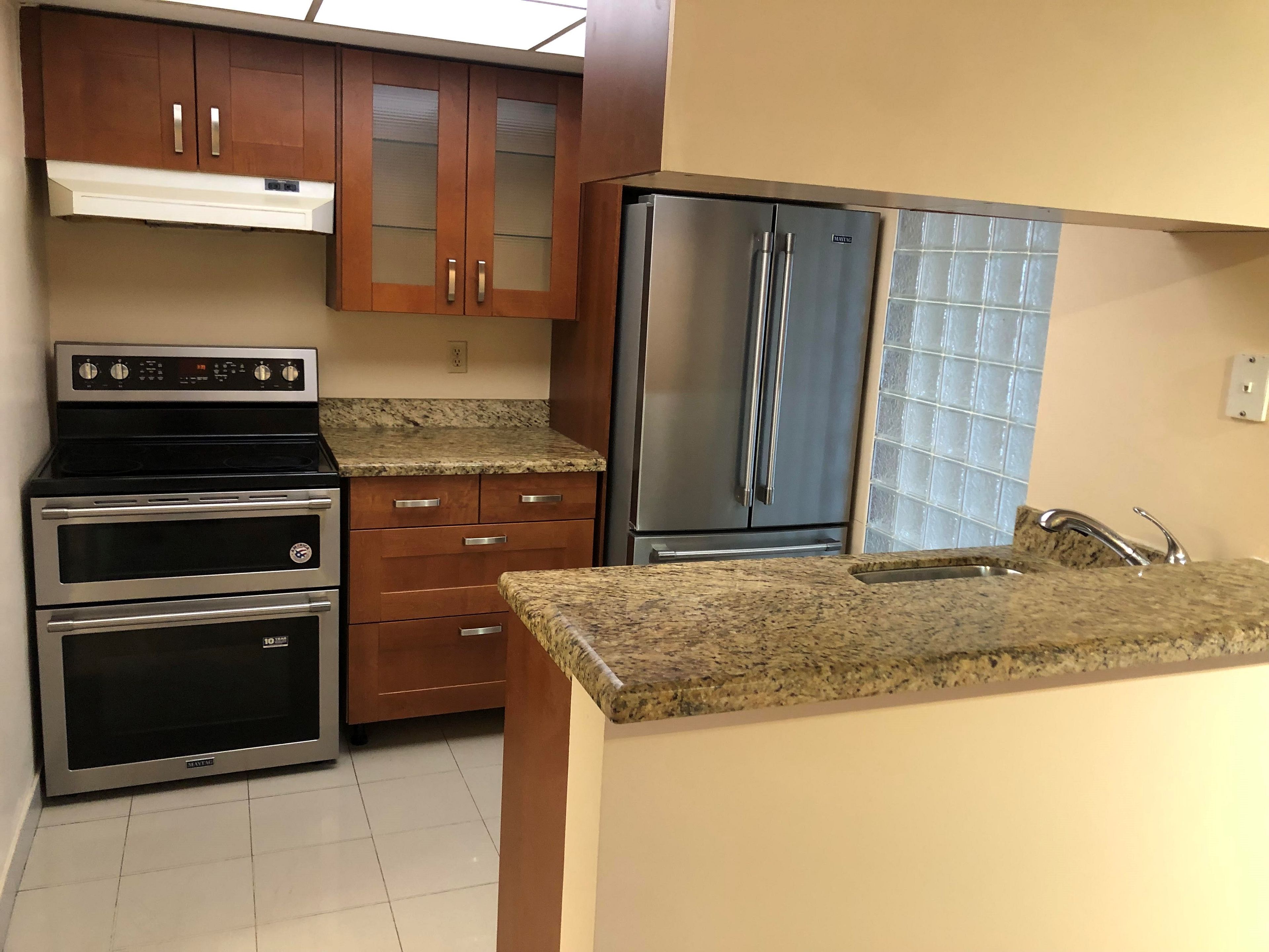 1001 Bay Street 2116