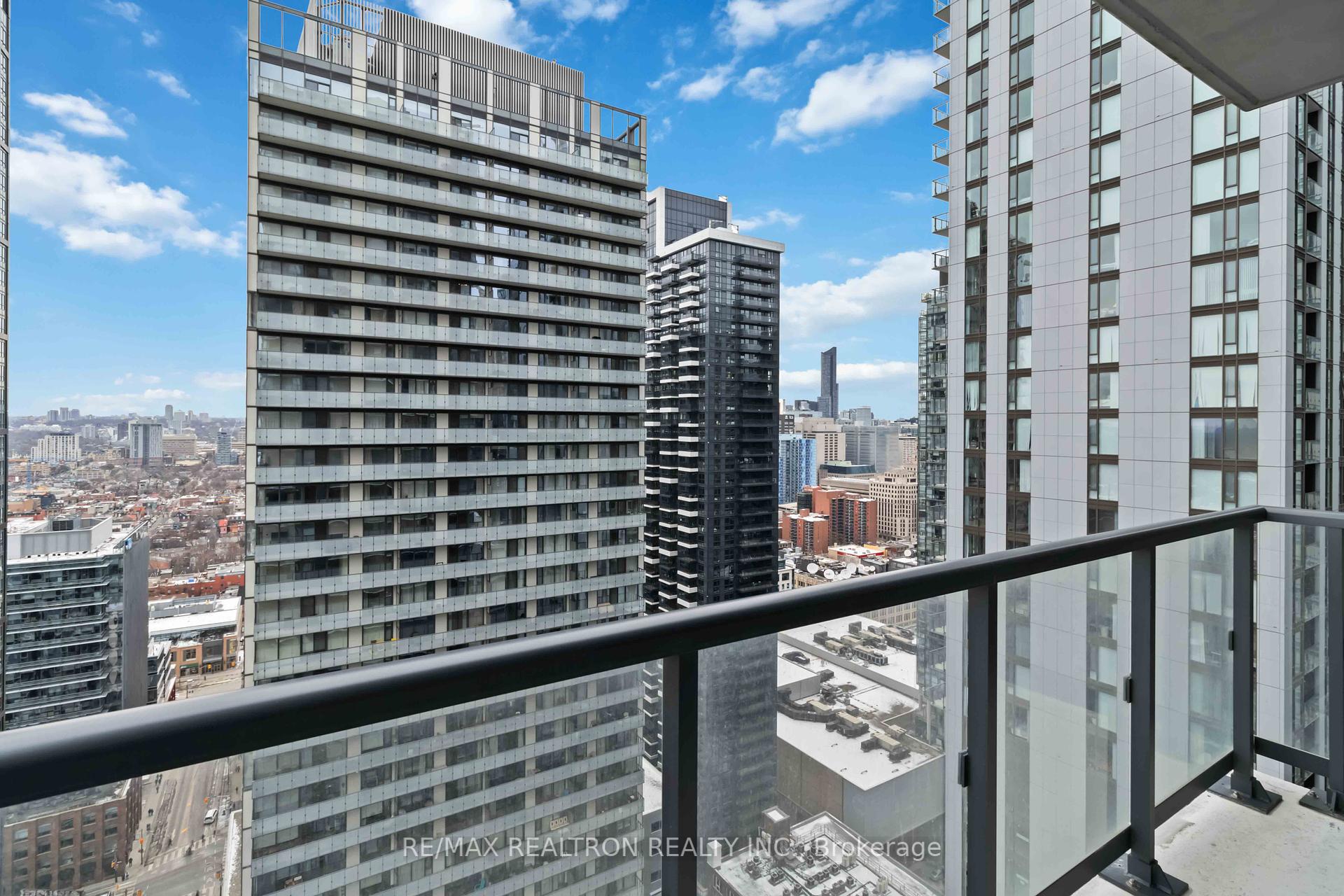 1 Bedroom Condo at 87 Peter,  Toronto For sale