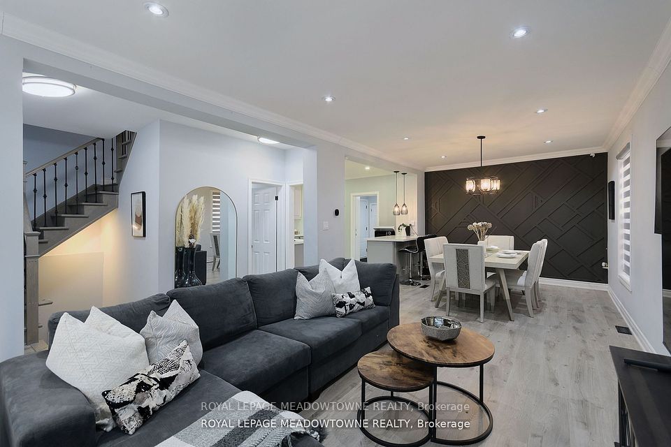 260 Athol
