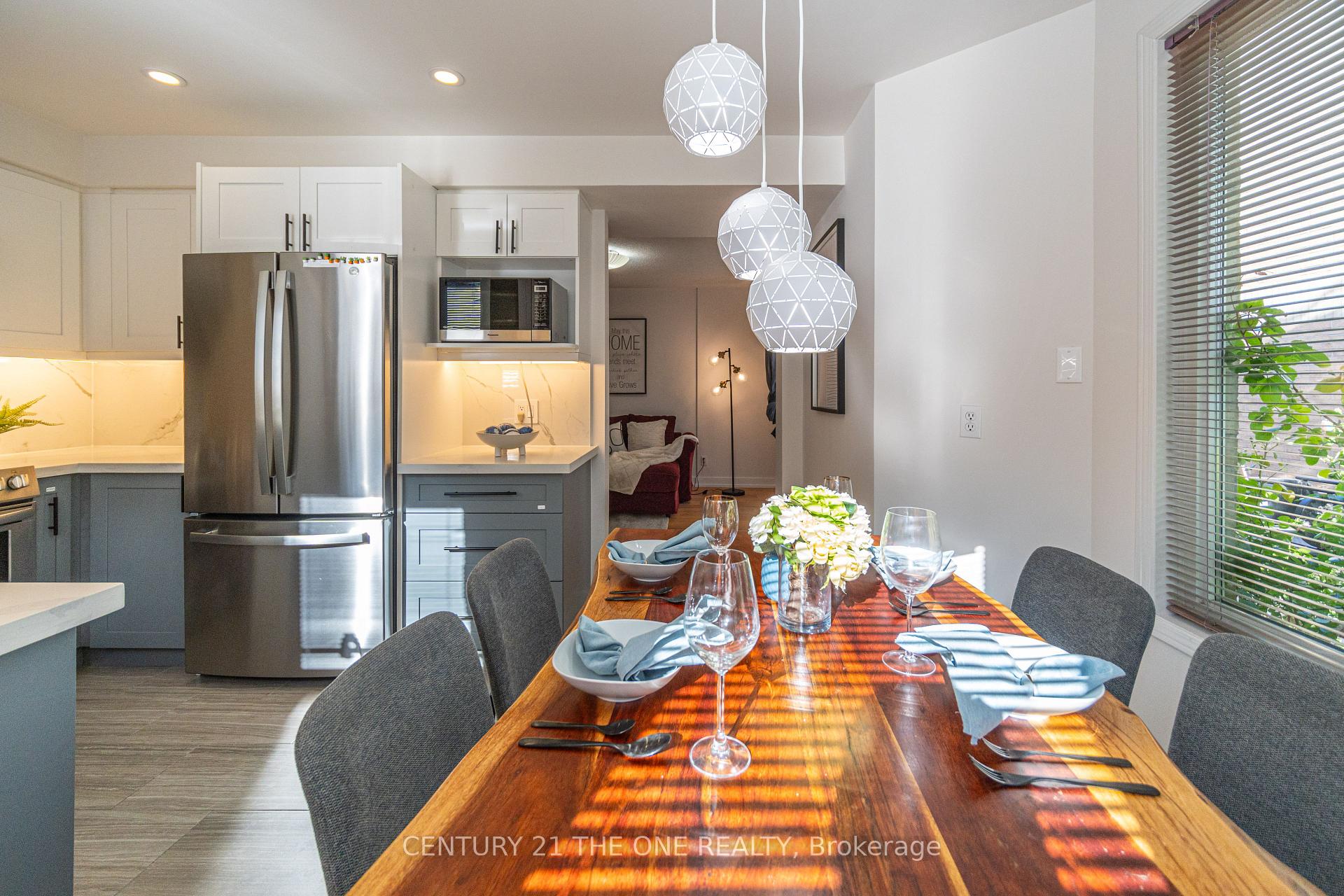4 Bedrooms Condo at 28 Rosebank, Toronto For sale