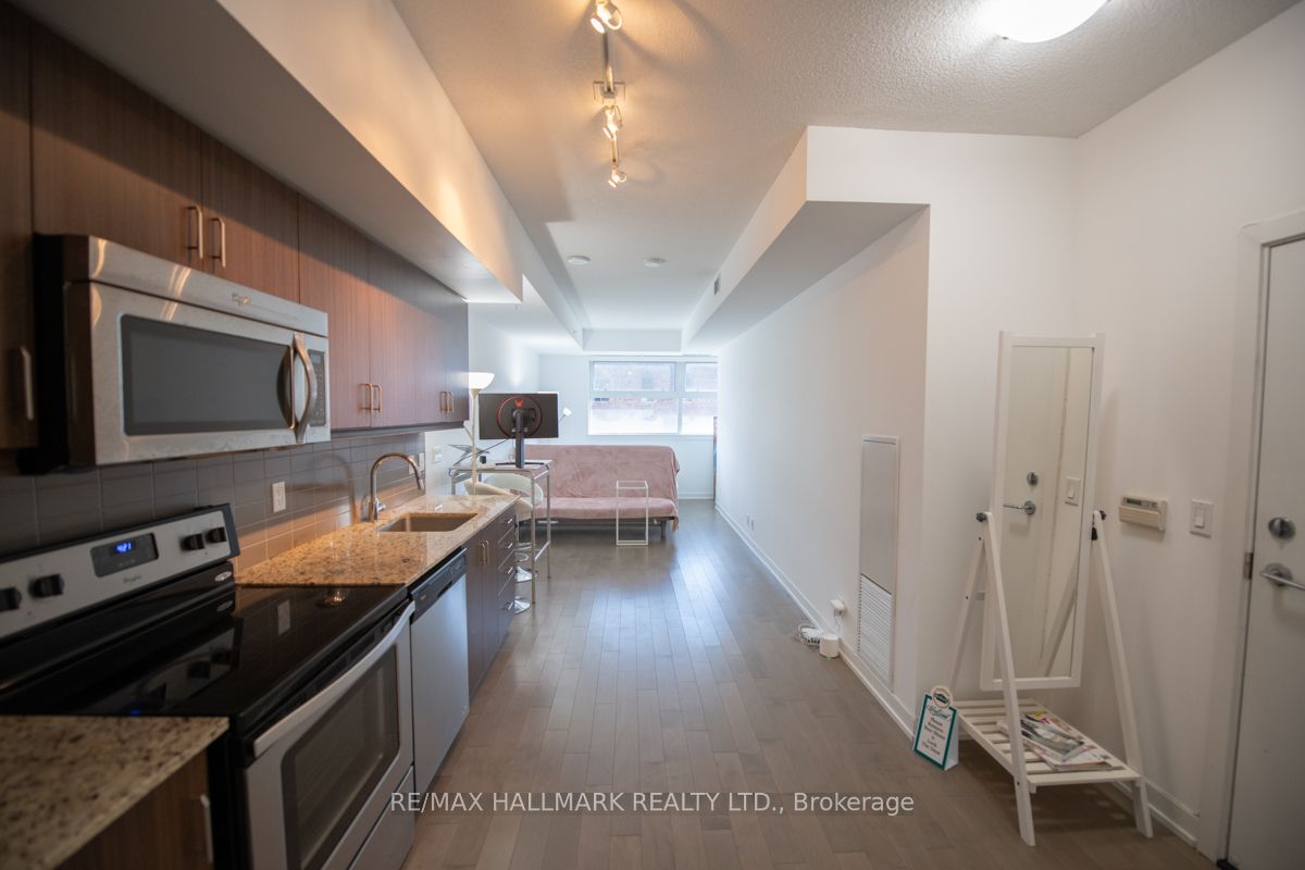 10 Willison Square, #602