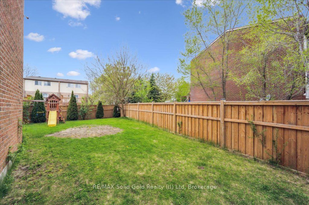 419 Bairstow Crescent, #3