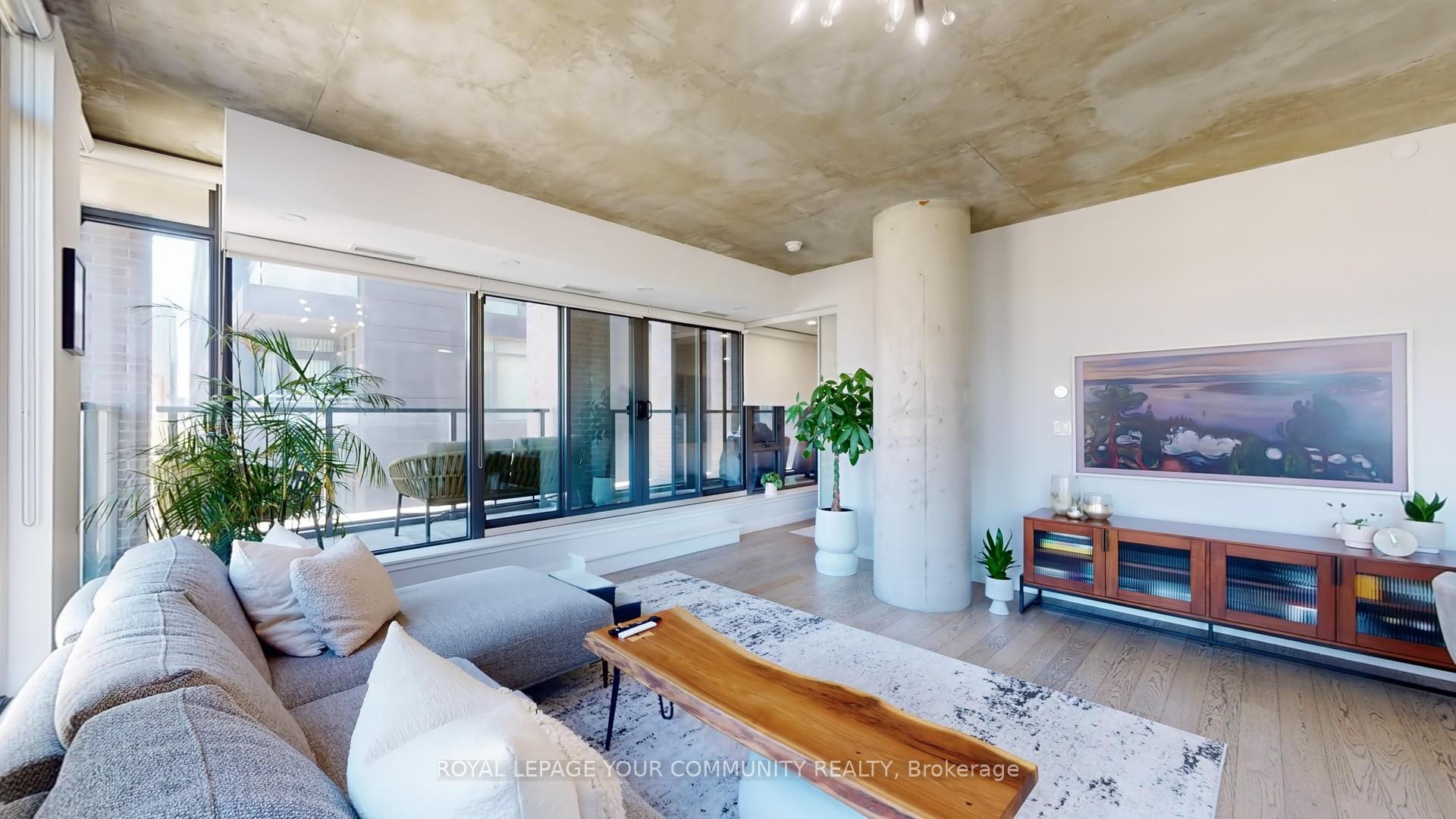 2 Bedrooms Condo at 111 Bathurst, Toronto For sale