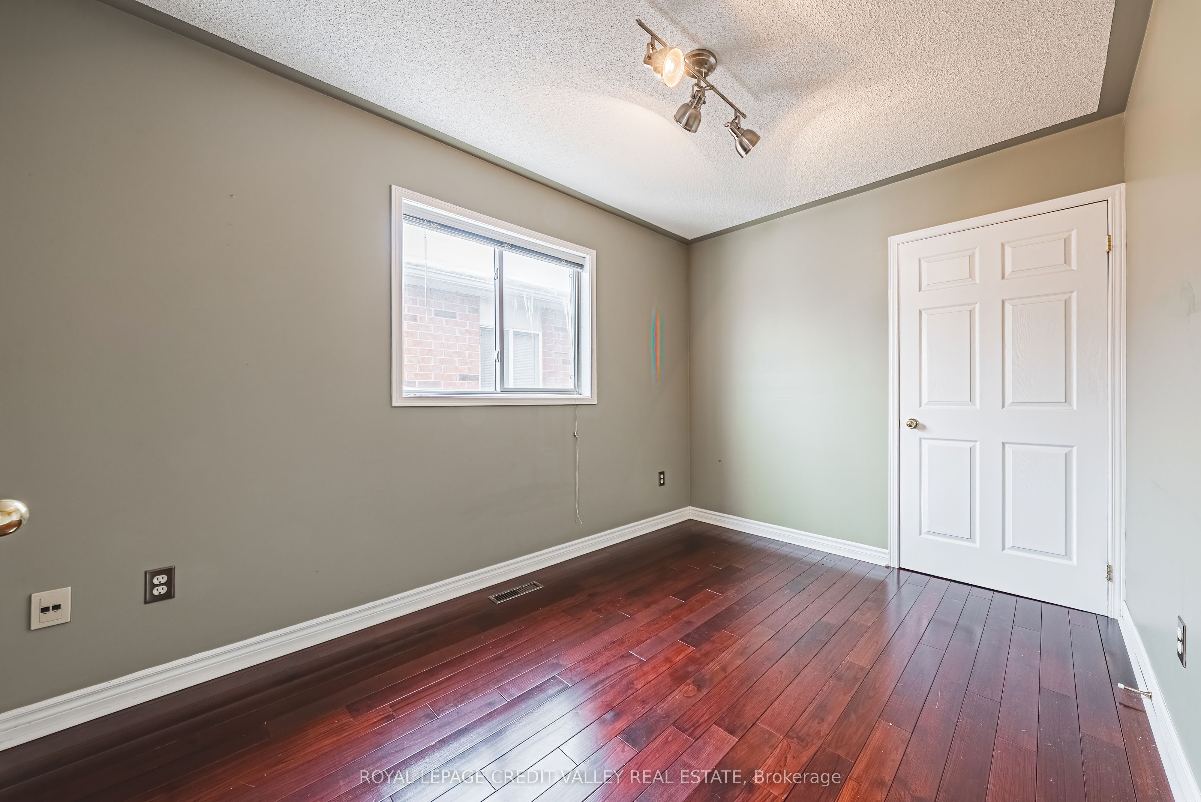 13 Brookstone Court