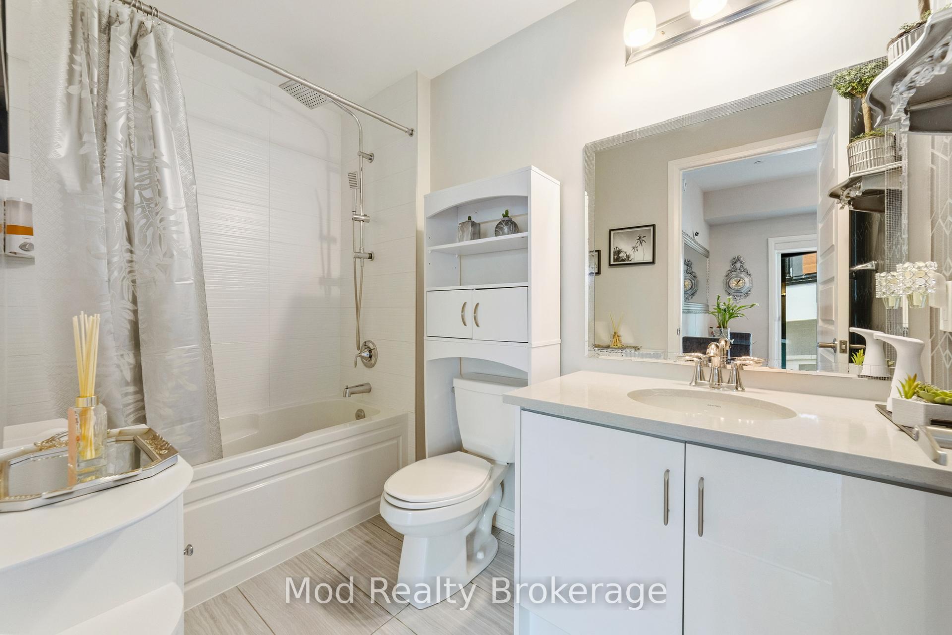 2 Bedrooms Condo at 128 Grovewood, Oakville For sale