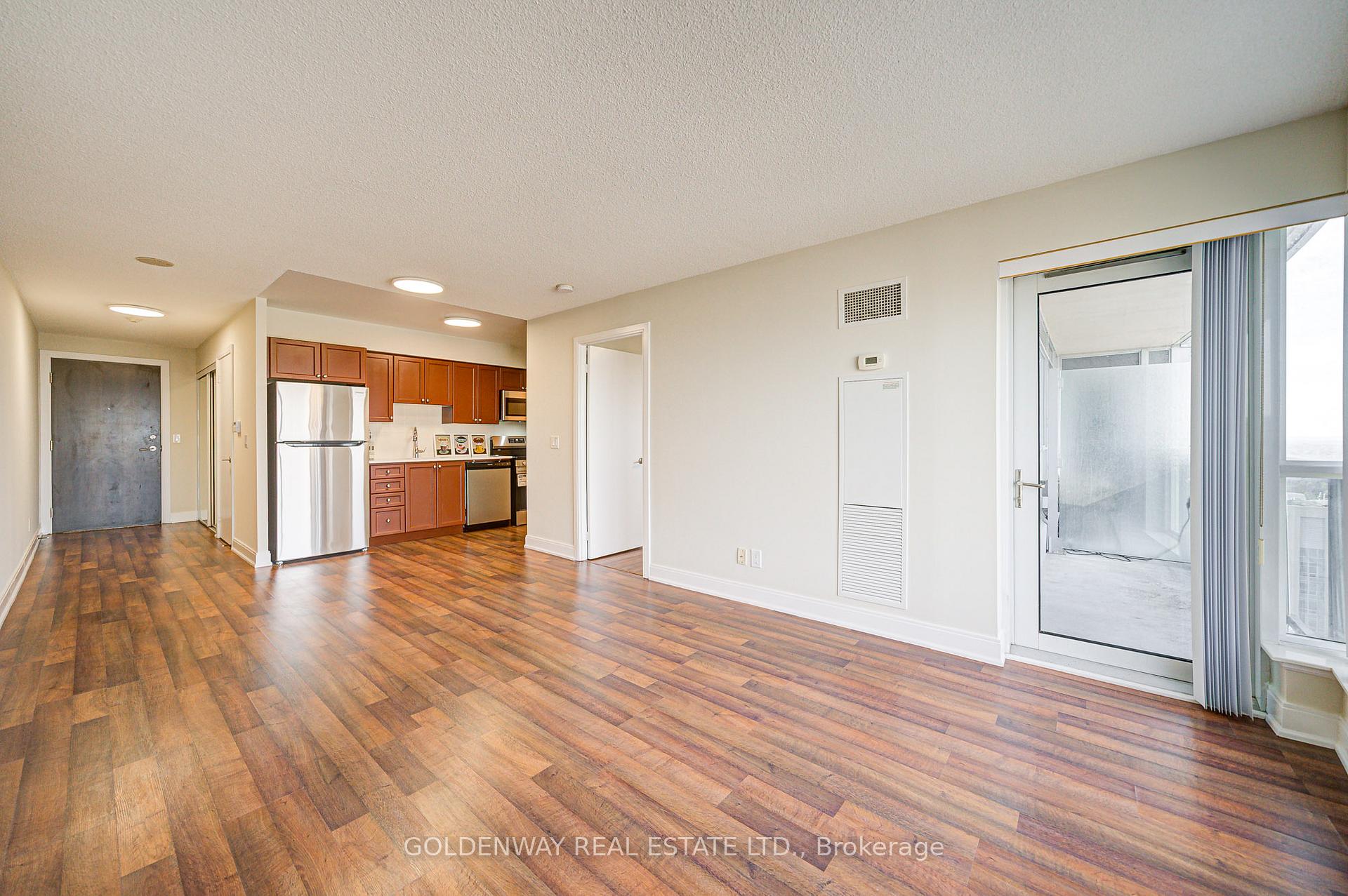 1 Bedroom Condo at 125 Village Green,  Toronto For sale