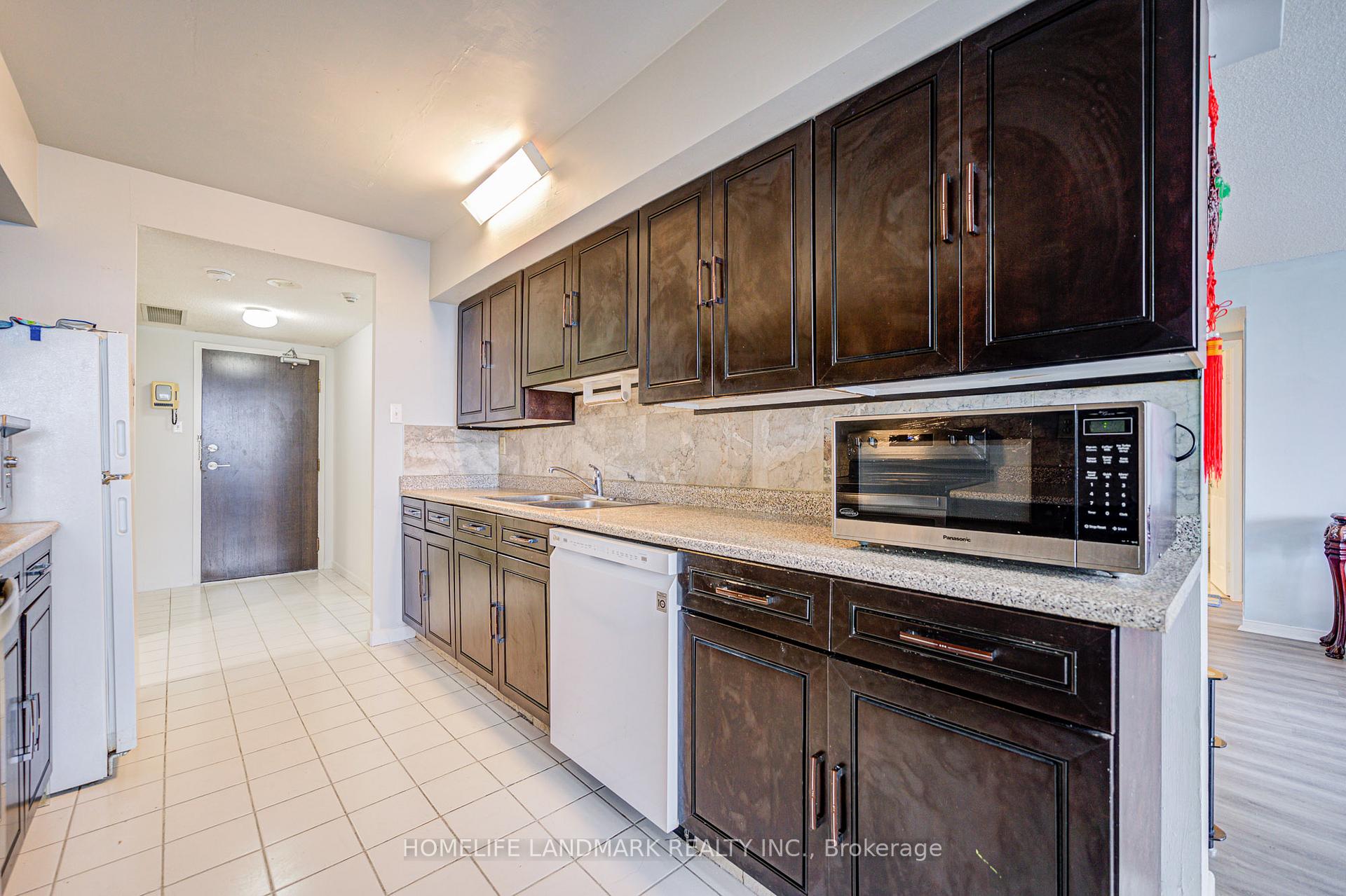 3 Bedrooms Condo at 4725 Sheppard, Toronto For sale