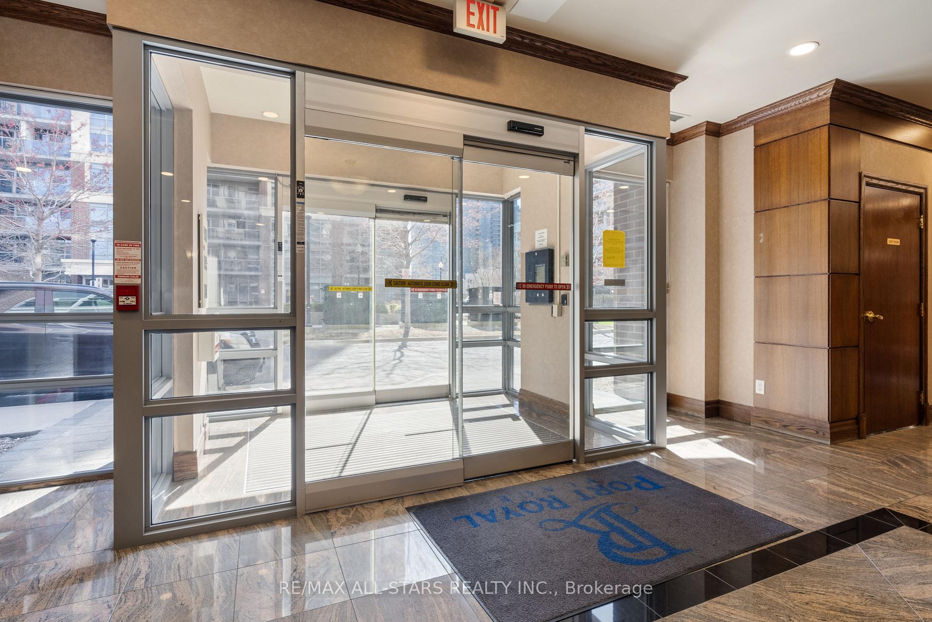 2 Bedrooms Condo at 5 Michael Power, Toronto For sale