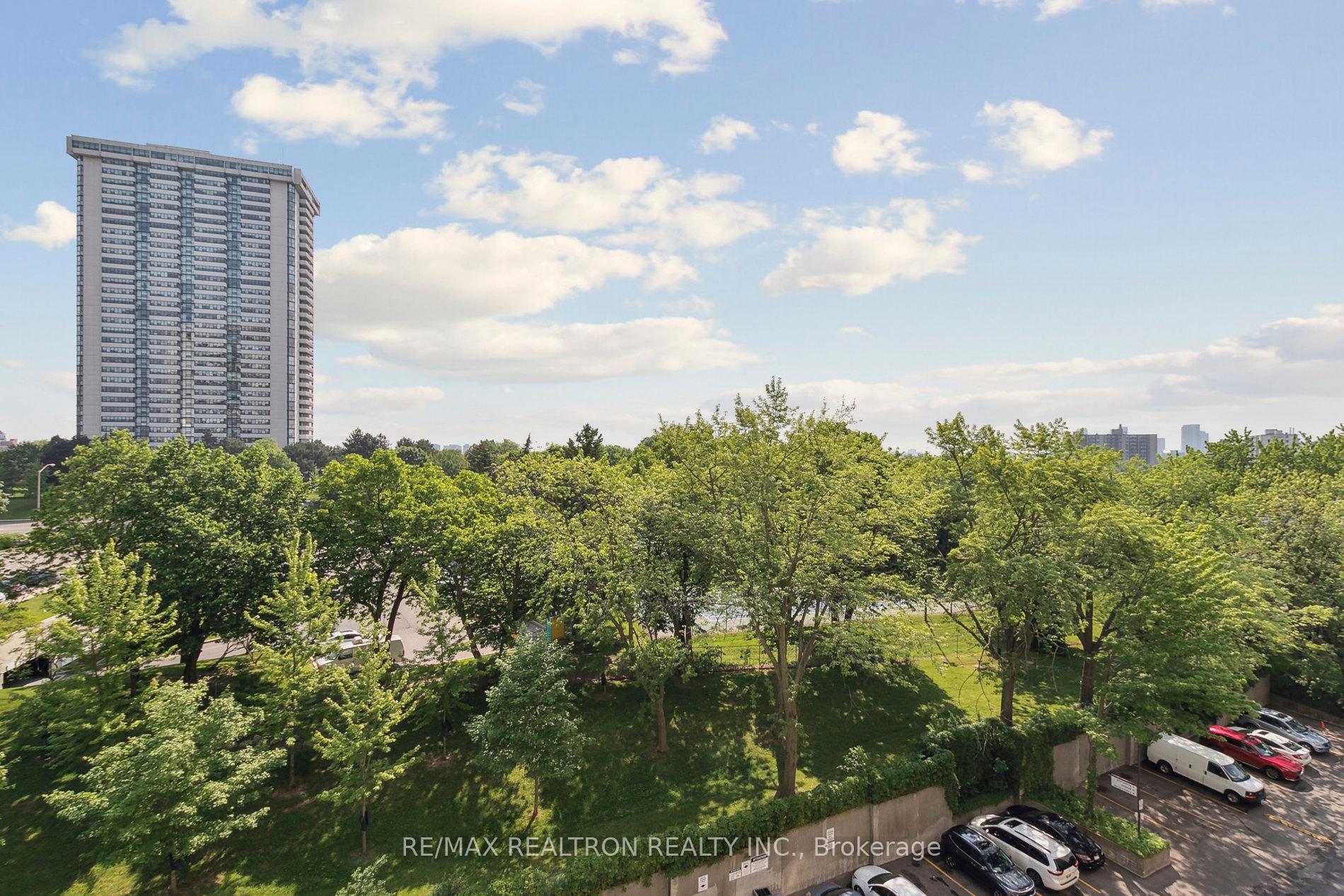 1 Bedroom Condo at 350 Seneca Hill, Toronto For sale