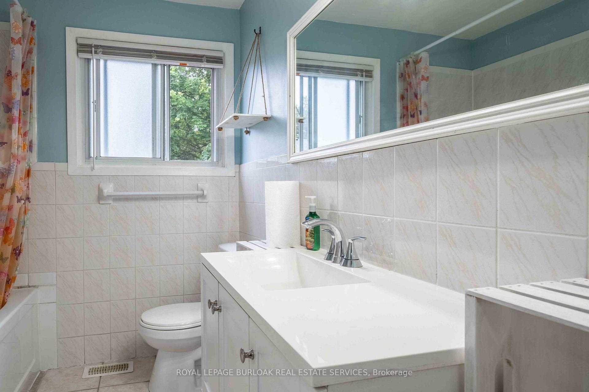 4 Bedrooms Condo at 117 Bonaventure, Hamilton For sale