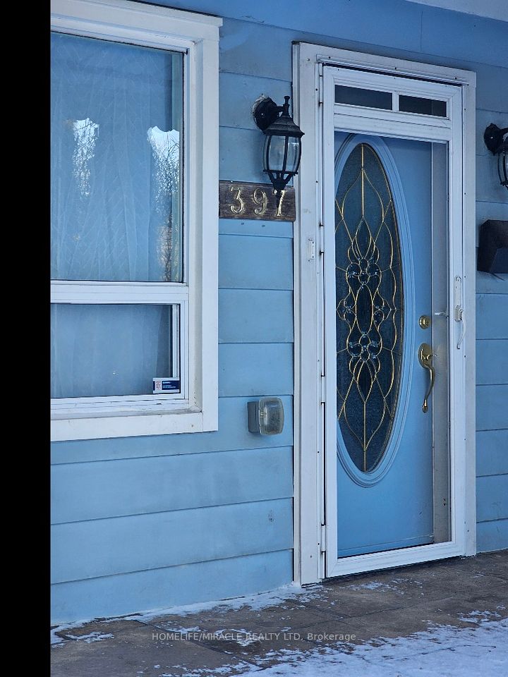 397 Pharmacy Avenue, Toronto, ON M1L 3G4