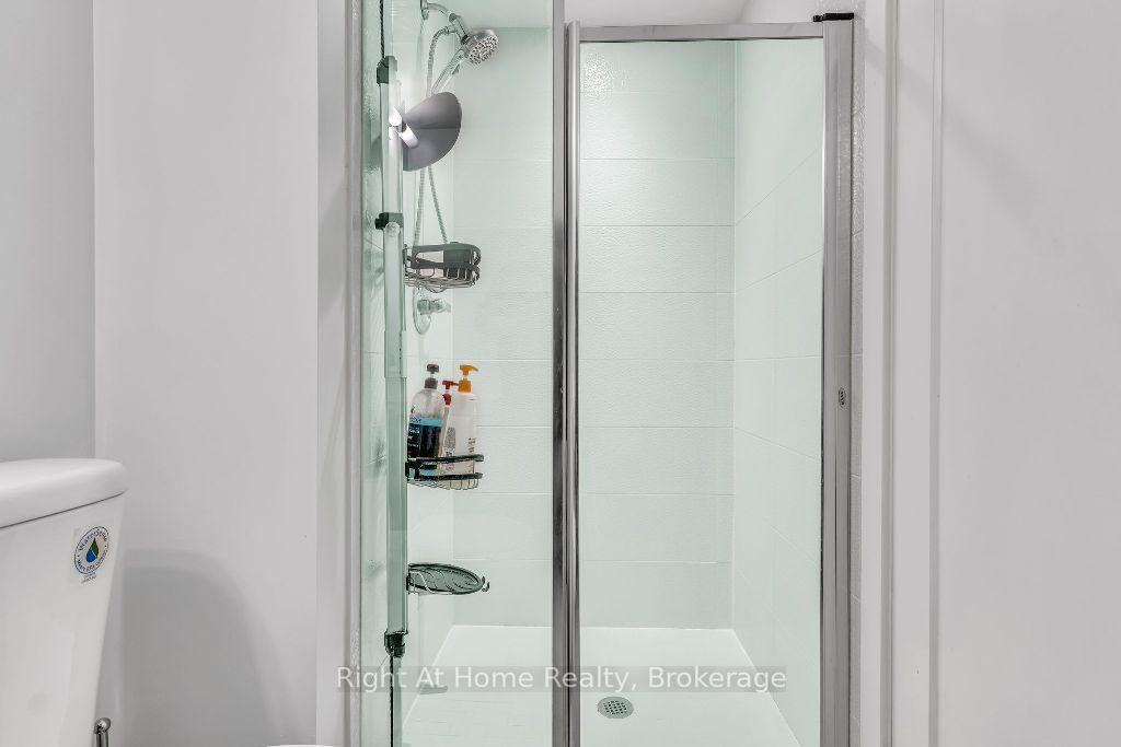 1 Bedroom Condo at 10 York,  Toronto For sale