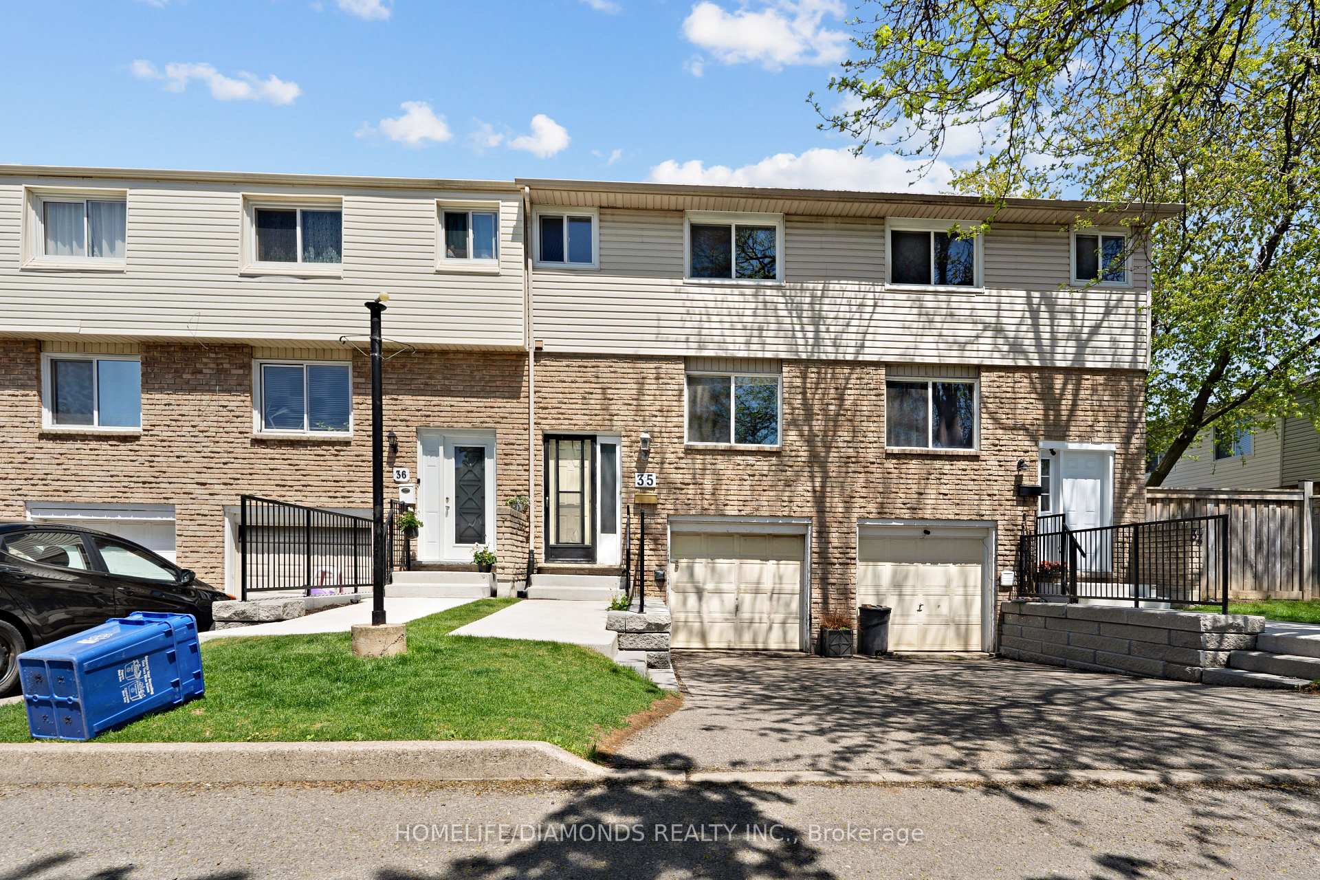 3 Bedrooms Condo at 262 KENORA, Hamilton For sale