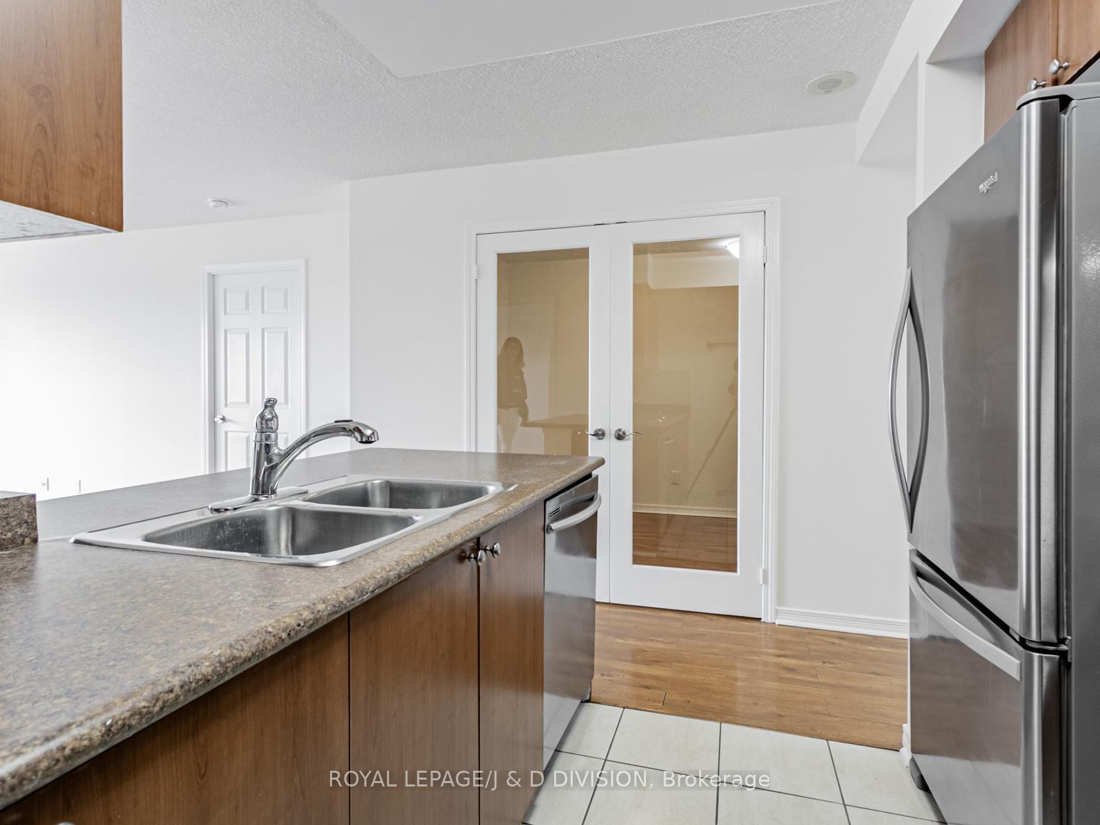 3 Bedrooms Condo at 60 Heintzman, Toronto For sale
