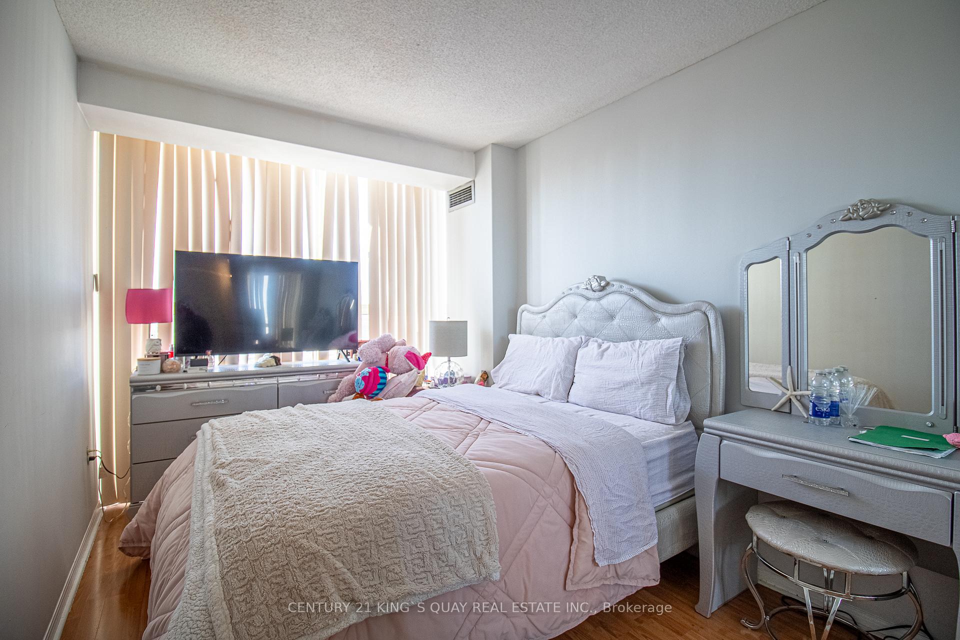 2 Bedrooms Condo at 4185 Shipp, Mississauga For sale