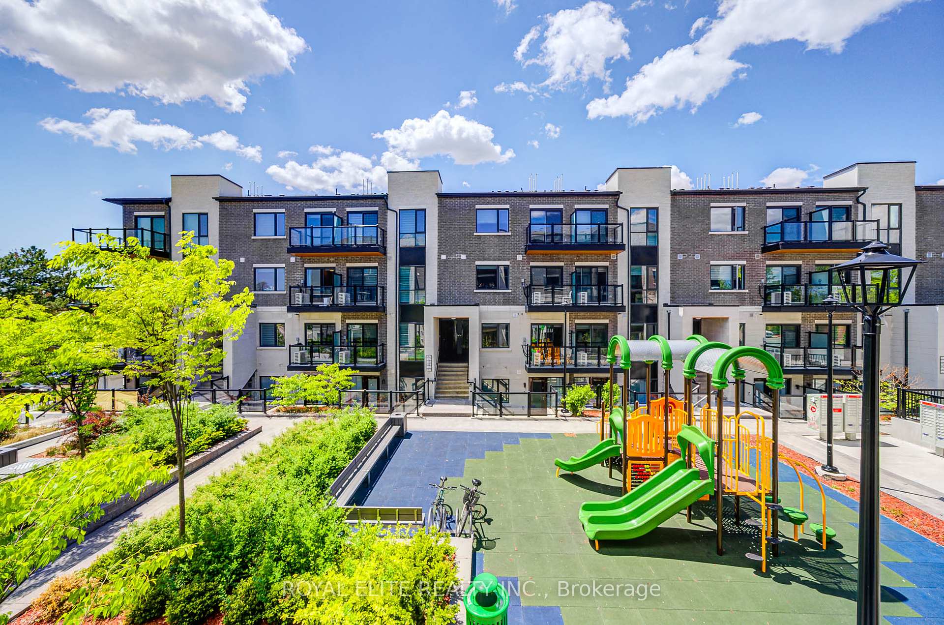 3 Bedrooms Condo at 200 Chester Le, Toronto For sale