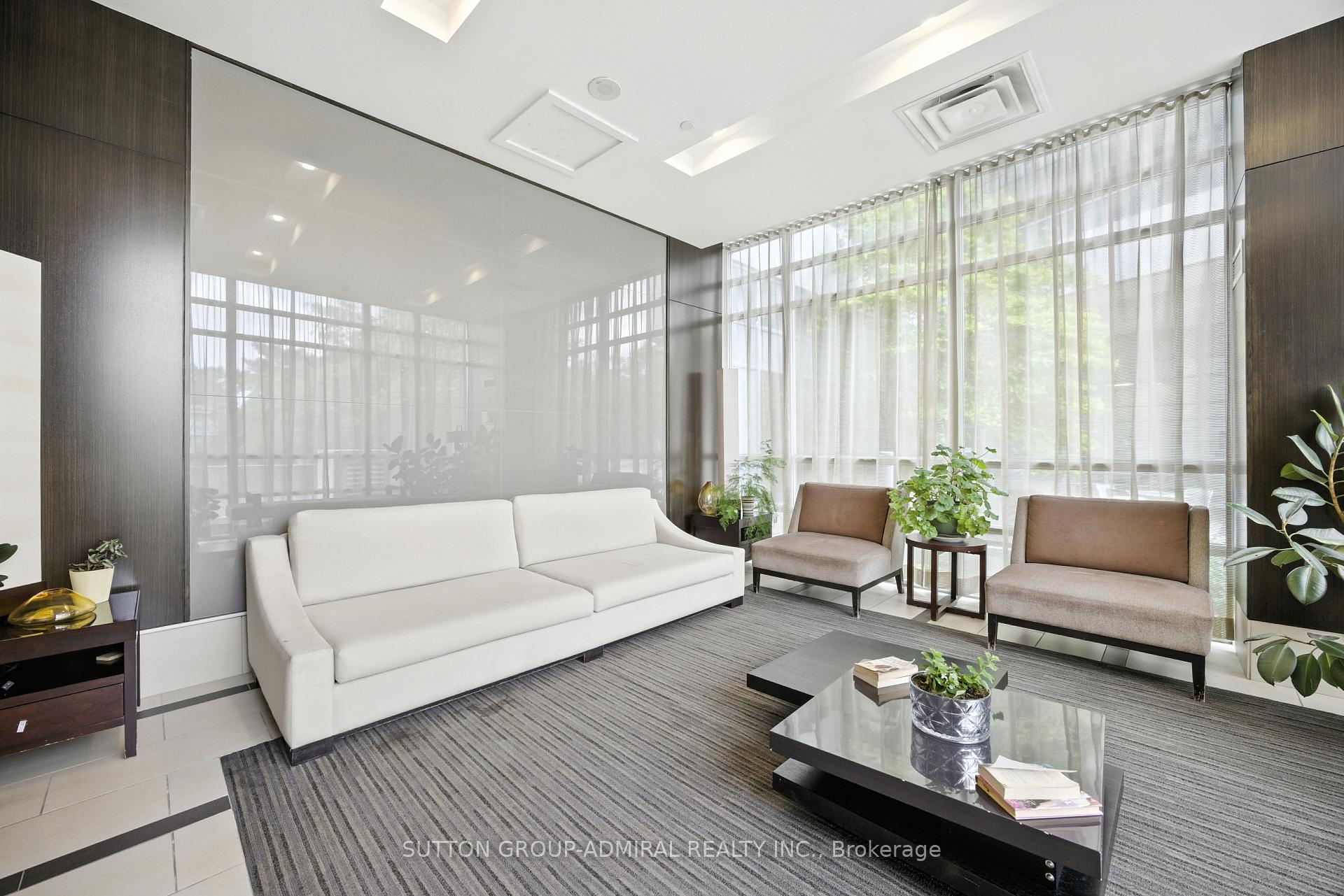 1 Bedroom Condo at 30 Herons Hill, Toronto For sale