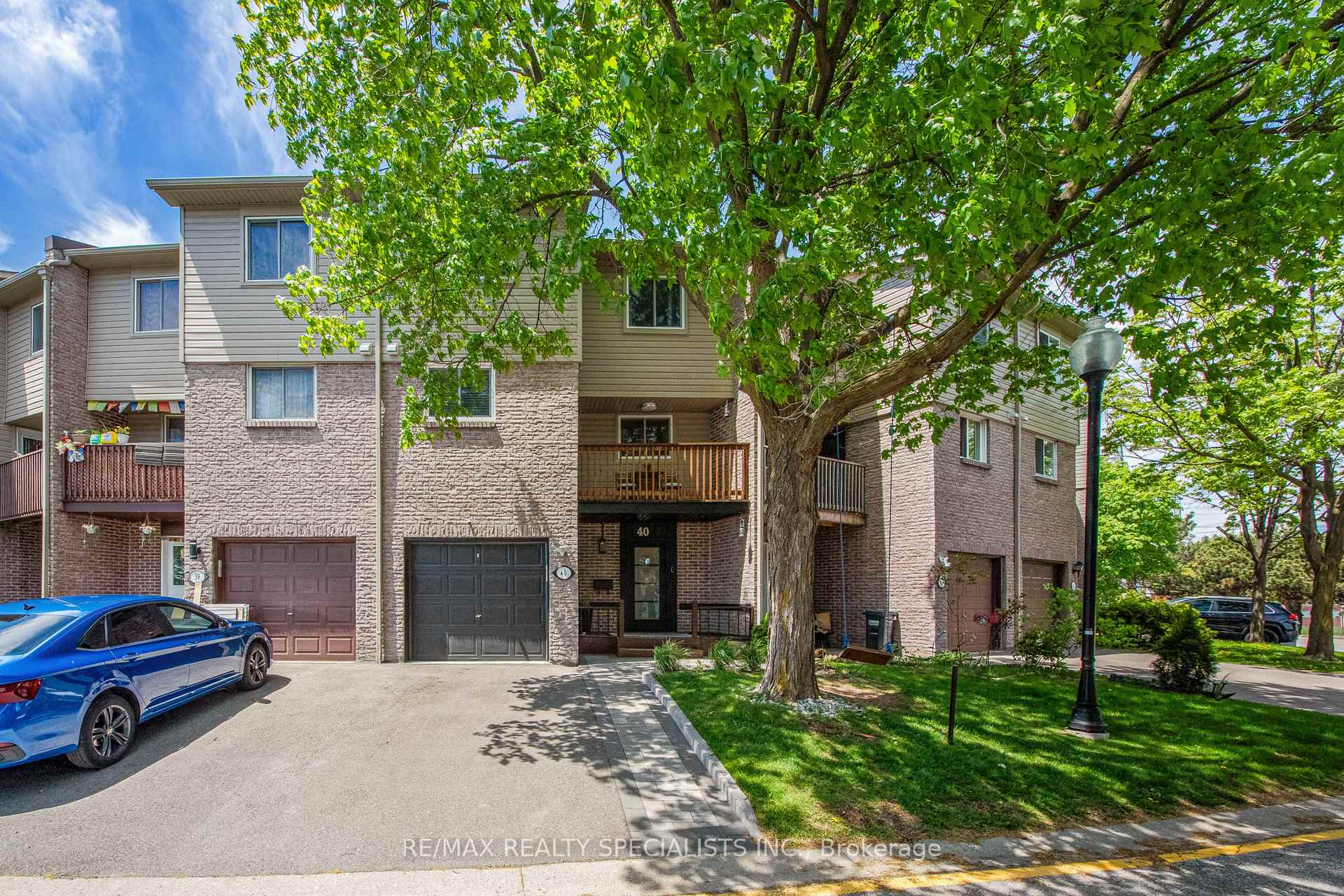 3 Bedrooms Condo at 2035 Asta, Mississauga For sale