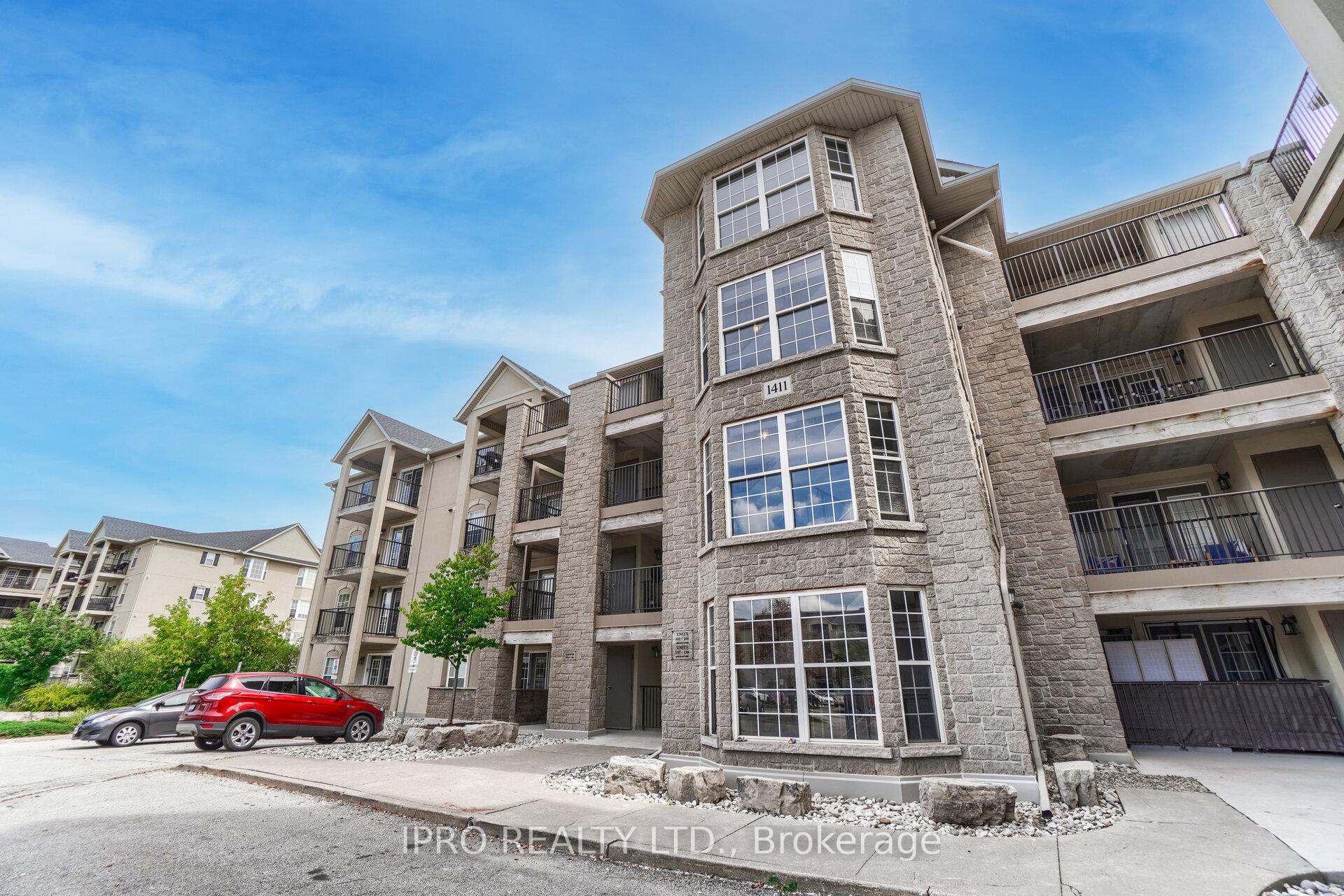 2 Bedrooms Condo at 1411 Walker’s, Burlington For sale