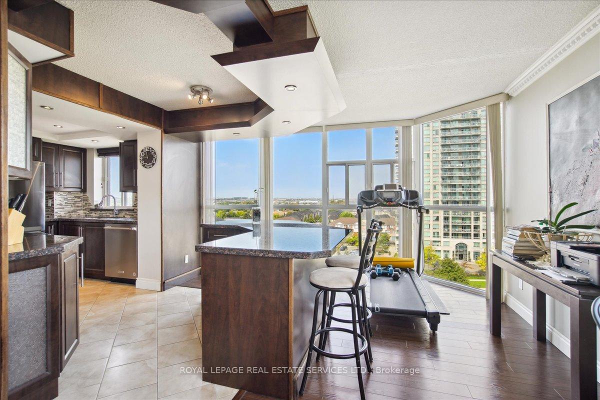 2 Bedrooms Condo at 1360 Rathburn,  Mississauga For sale