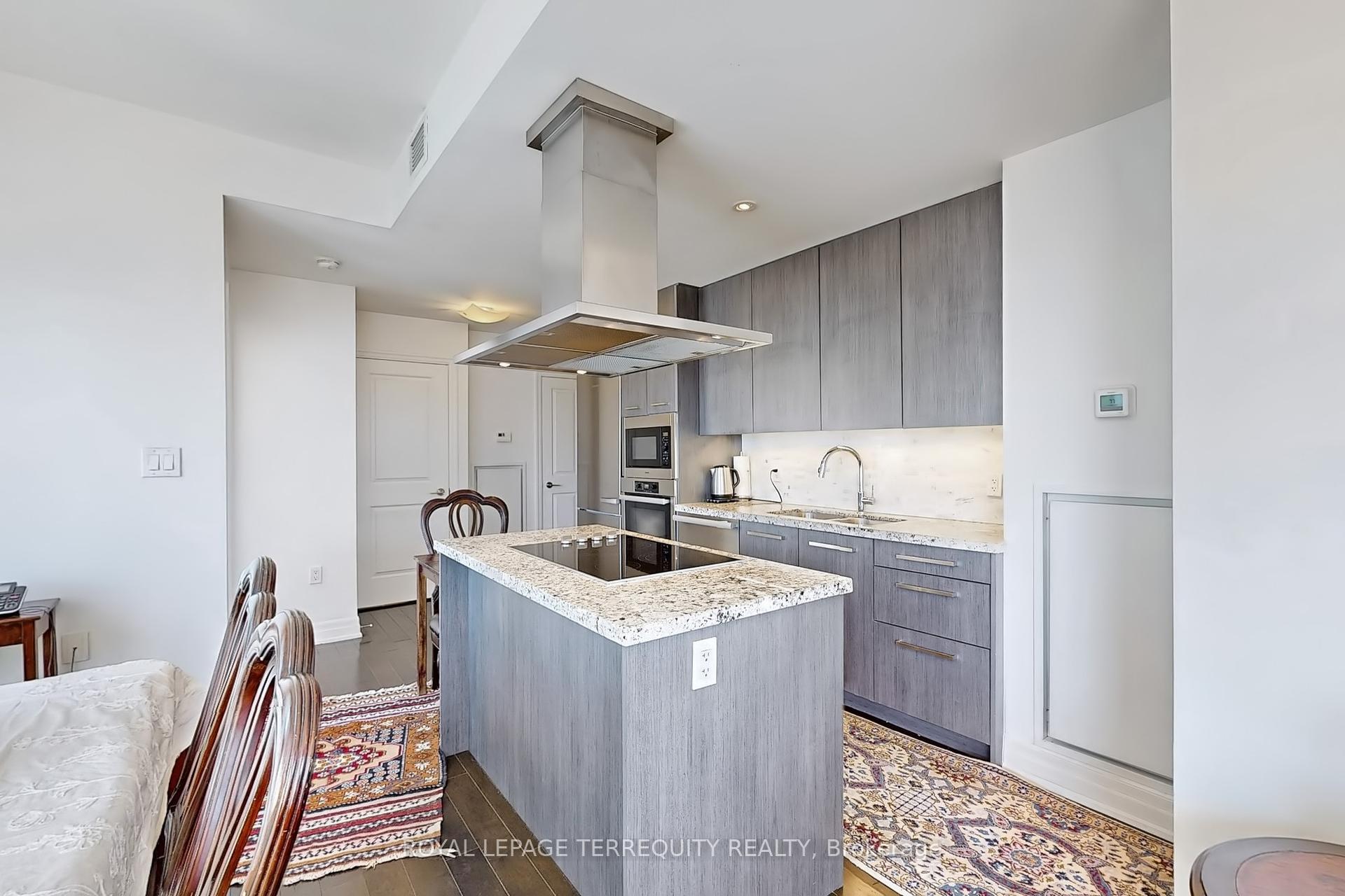 2 Bedrooms Condo at 8 The Esplanade, Toronto For sale