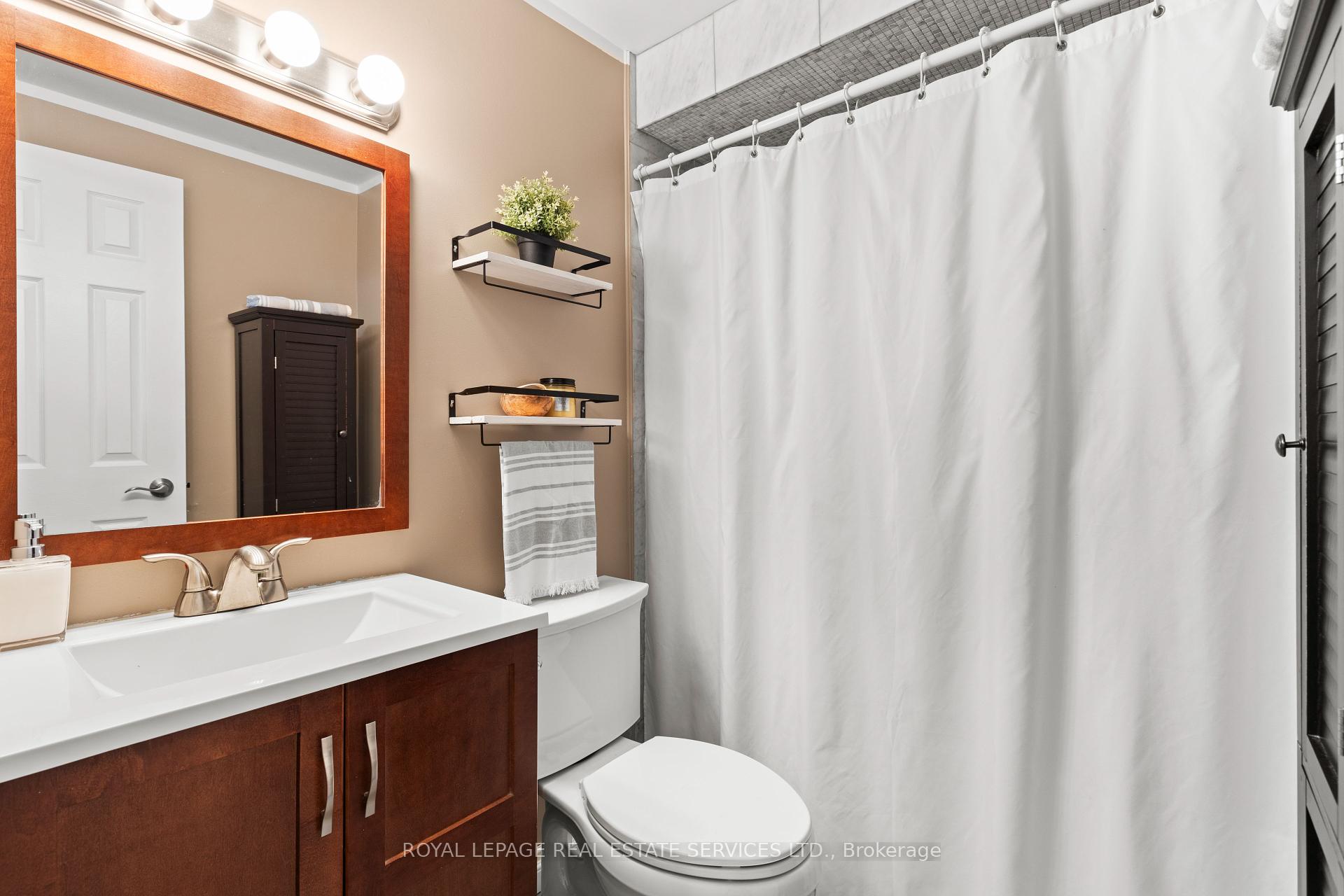 3 Bedrooms Condo at 2065 Amherst Heights, Burlington For sale