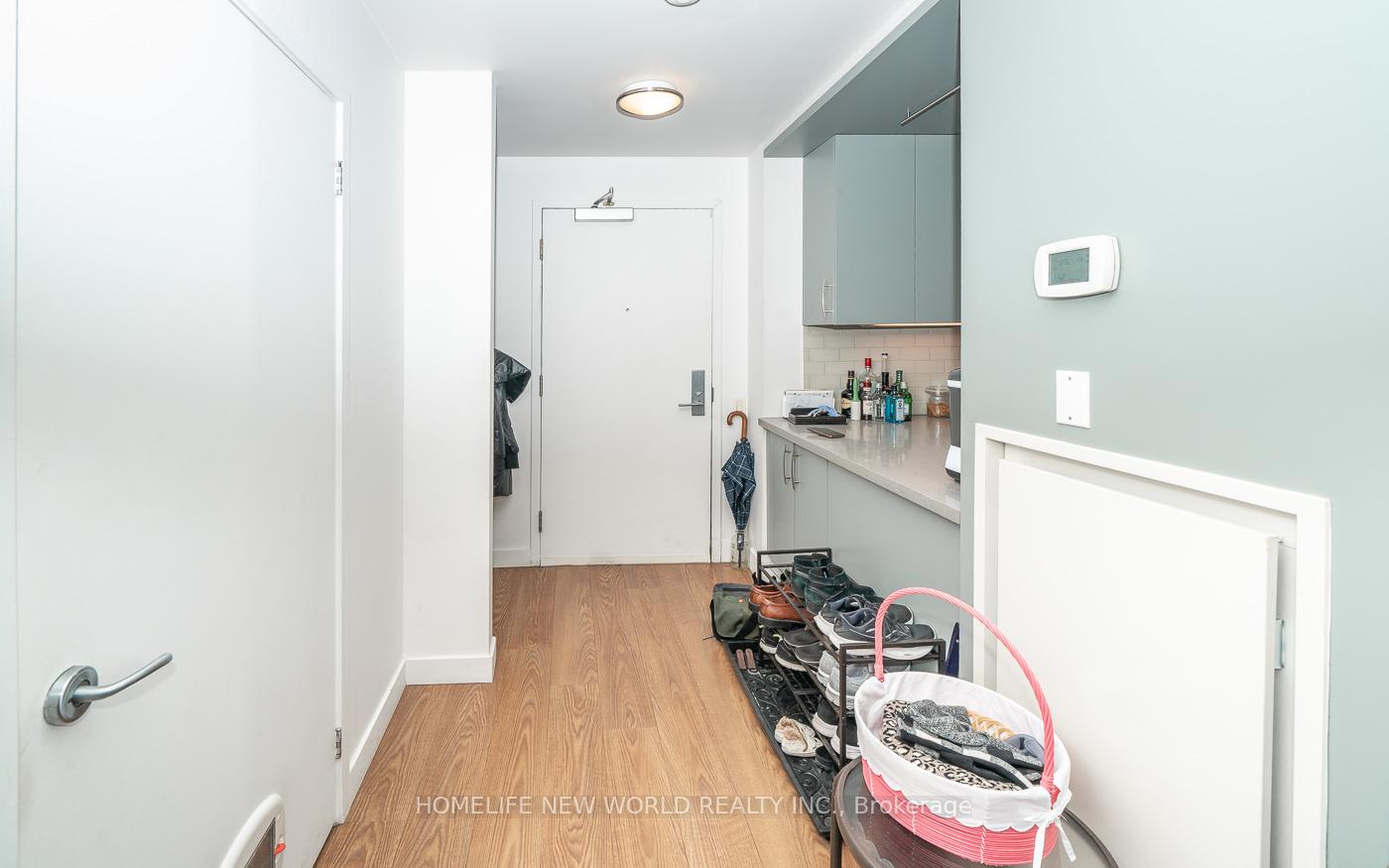 3 Bedrooms Condo at 38 Niagara,  Toronto For sale