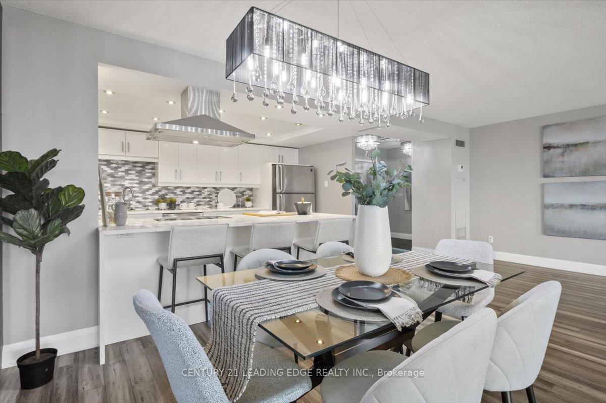 3 Bedrooms Condo at 131 TORRESDALE,  Toronto For sale