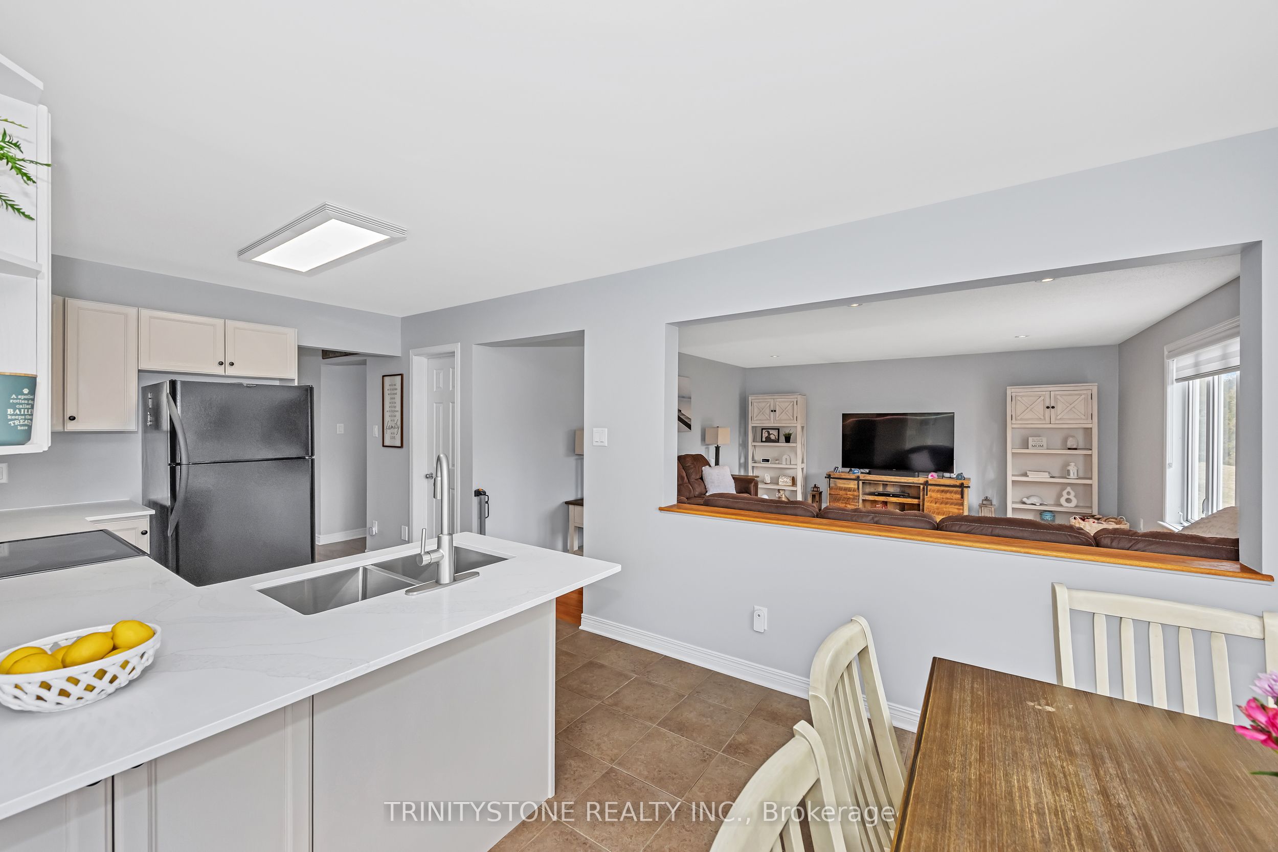 23 Canadian Drive, StittsvilleMunsterRichmond, ON K0A 1B0