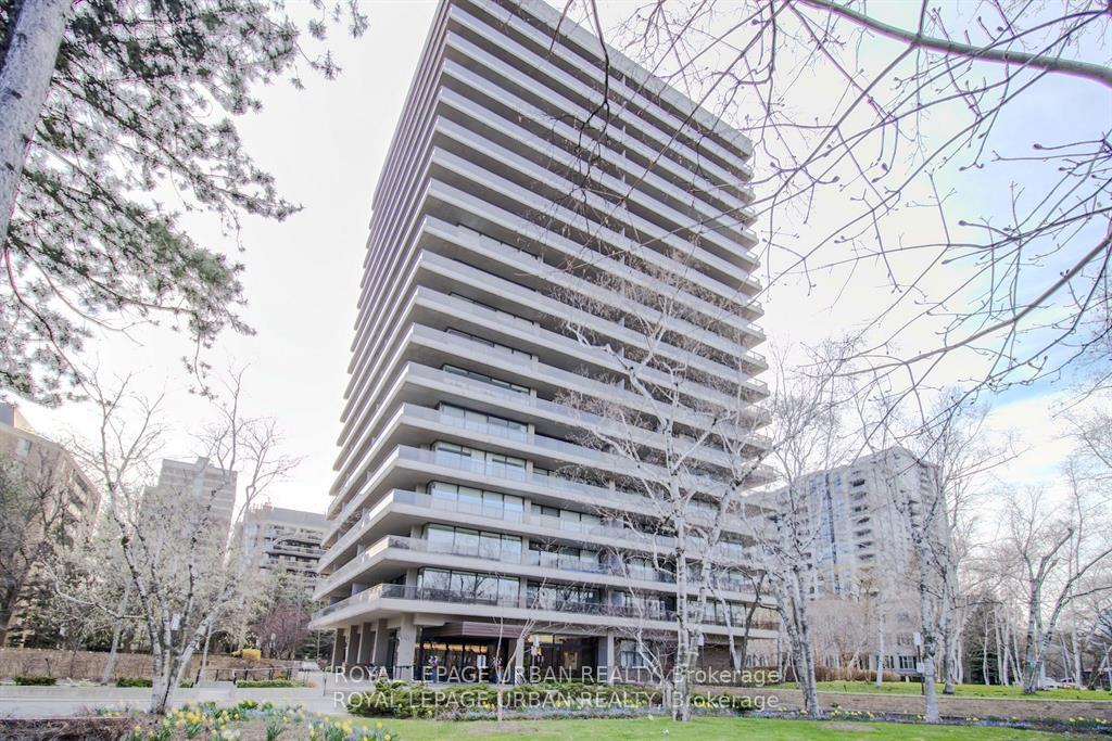 3 Bedrooms Co-op at 20 Avoca, Toronto For sale