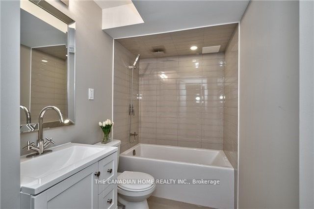 2250 Oakhaven Drive
