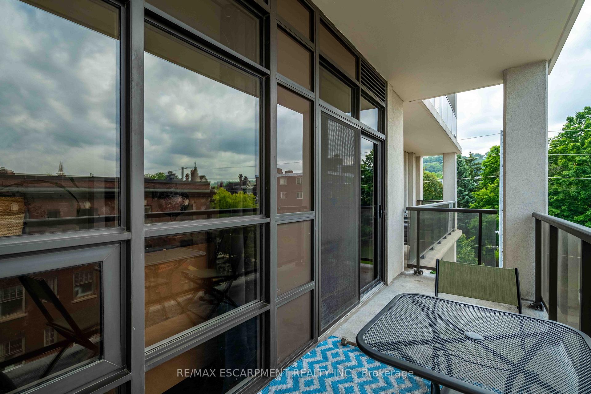 1 Bedroom Condo at 90 CHARLTON, Hamilton For sale