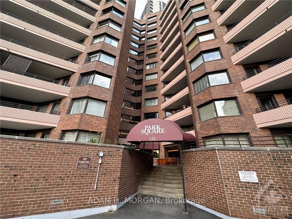 #110 - 151 BAY Street, OttawaCentre, ON K1R 7T2