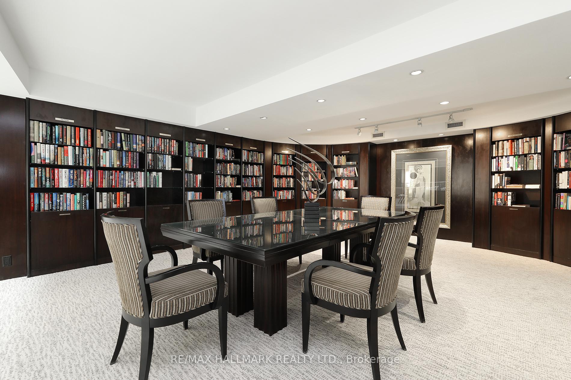 2 Bedrooms Condo at 2727 Yonge, Toronto For sale