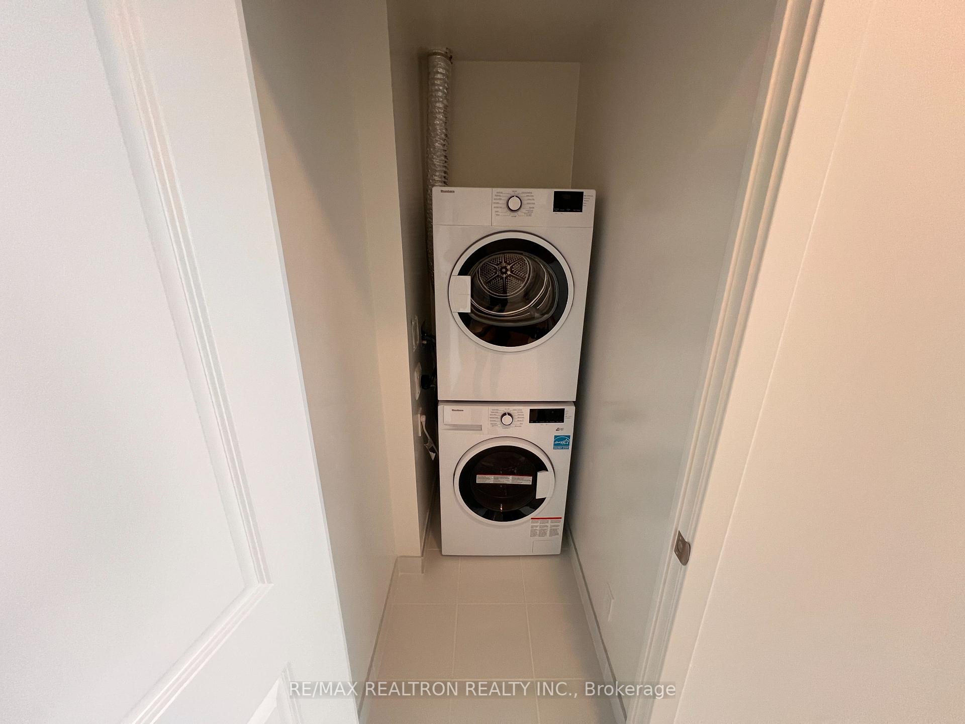2 Bedrooms Co-op at 30 Upper Mall,  Vaughan For sale
