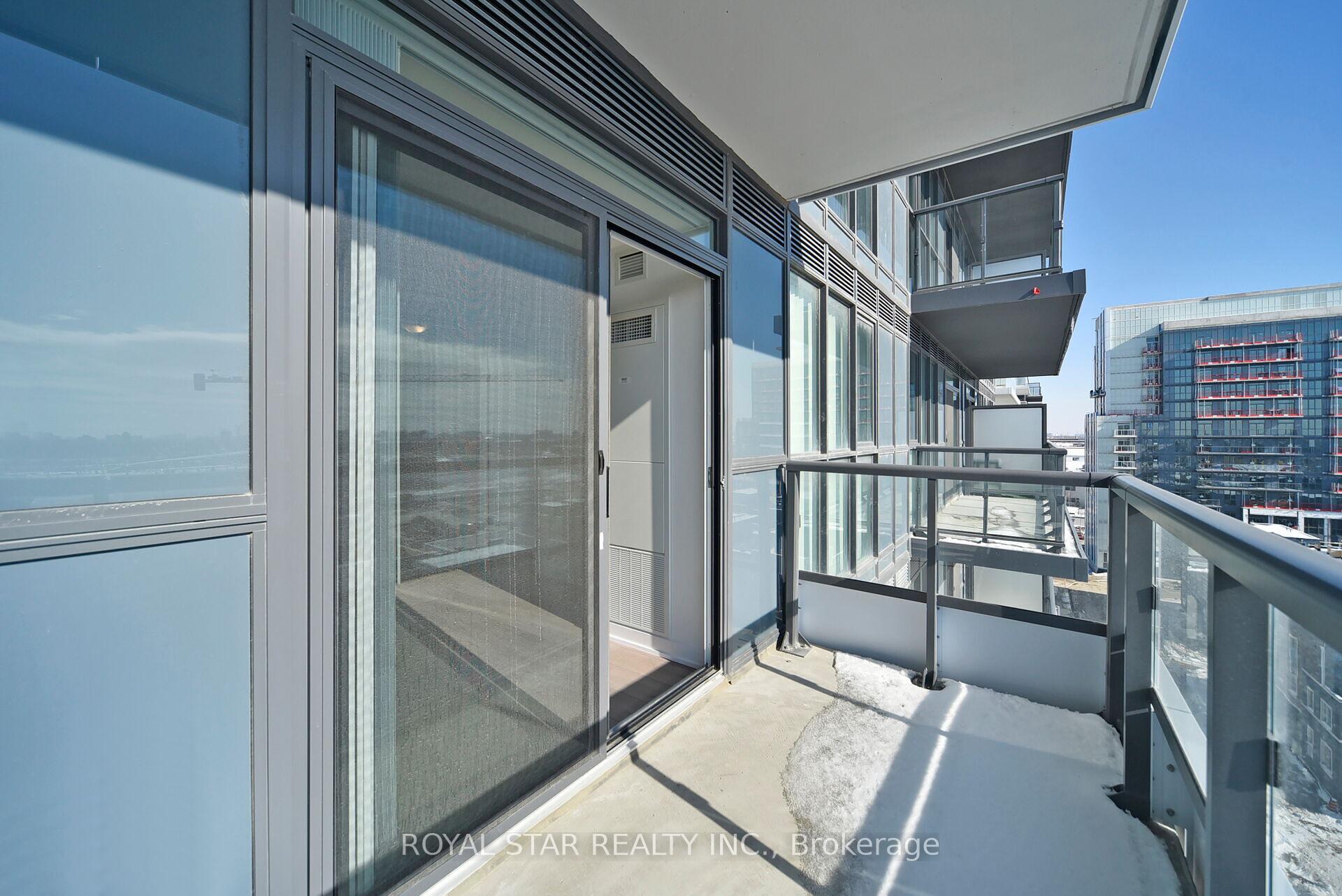 2 Bedrooms Condo at 10 Honeycrisp, Vaughan For sale