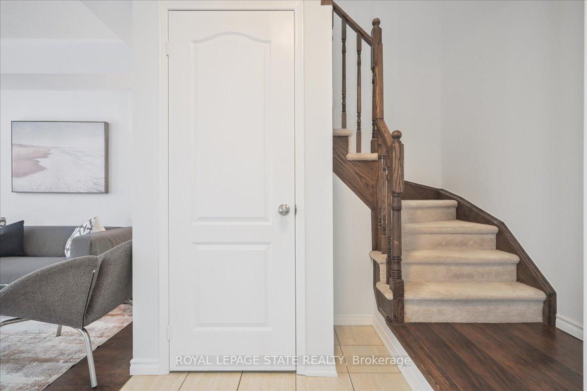 2 Bedrooms Condo at 2450 Post, Oakville For sale