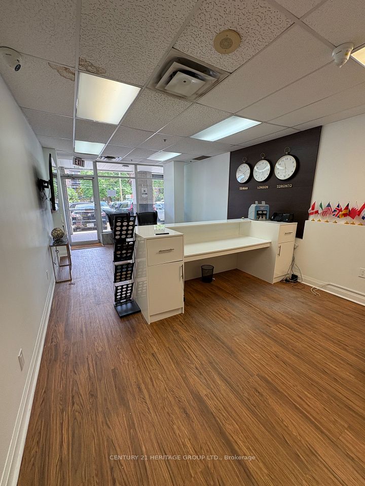 7378 Yonge