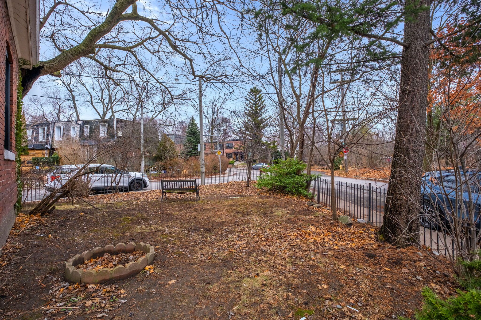 137 Summerhill Avenue