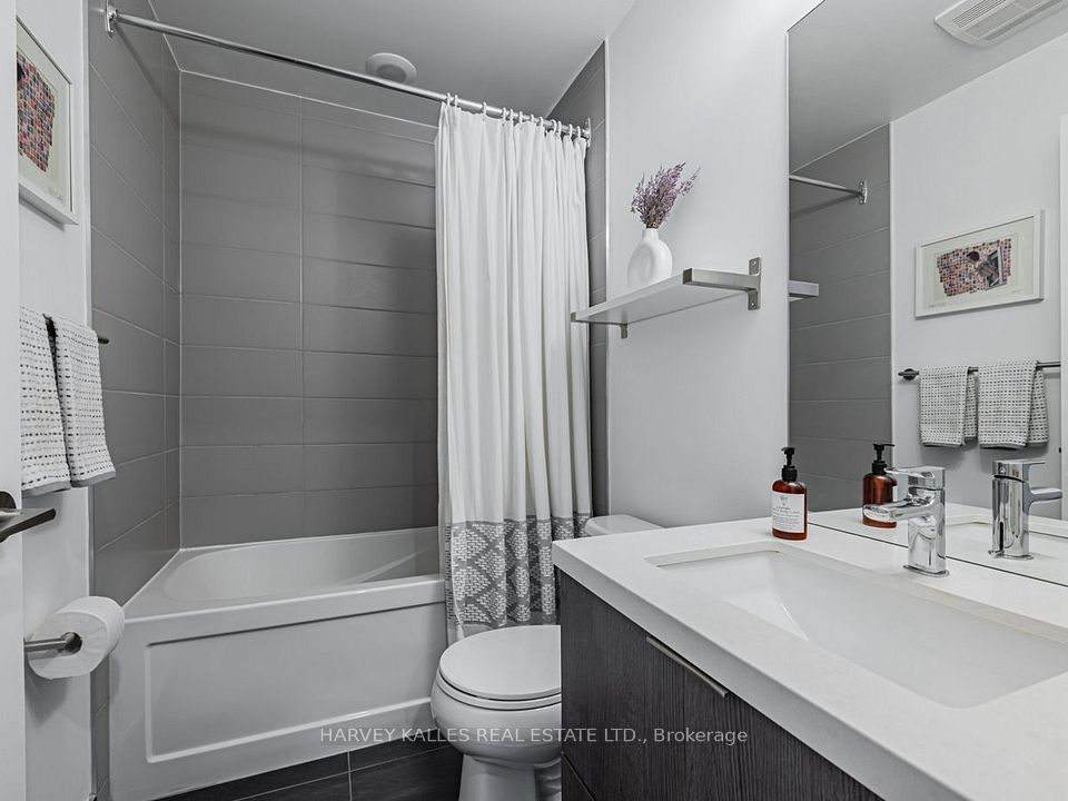 109 Ossington Avenue 407
