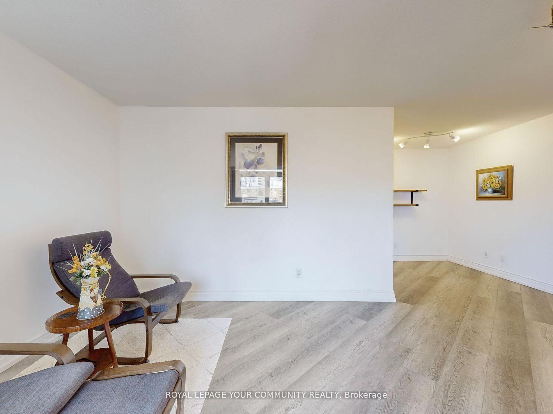 2 Bedrooms Condo at 15 Northtown,  Toronto For sale