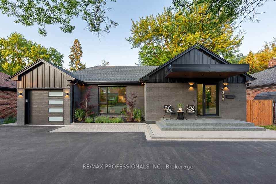 1373 Islington