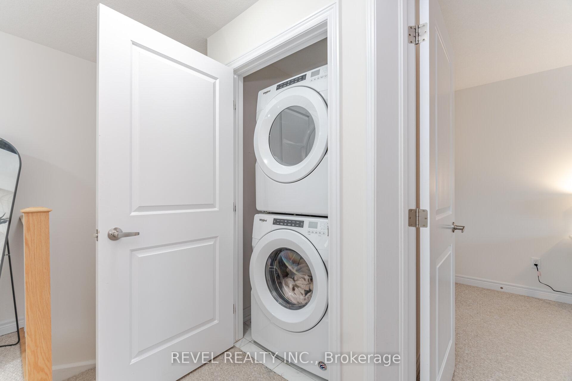 3 Bedrooms Condo at 316 Humphrey, Hamilton For sale