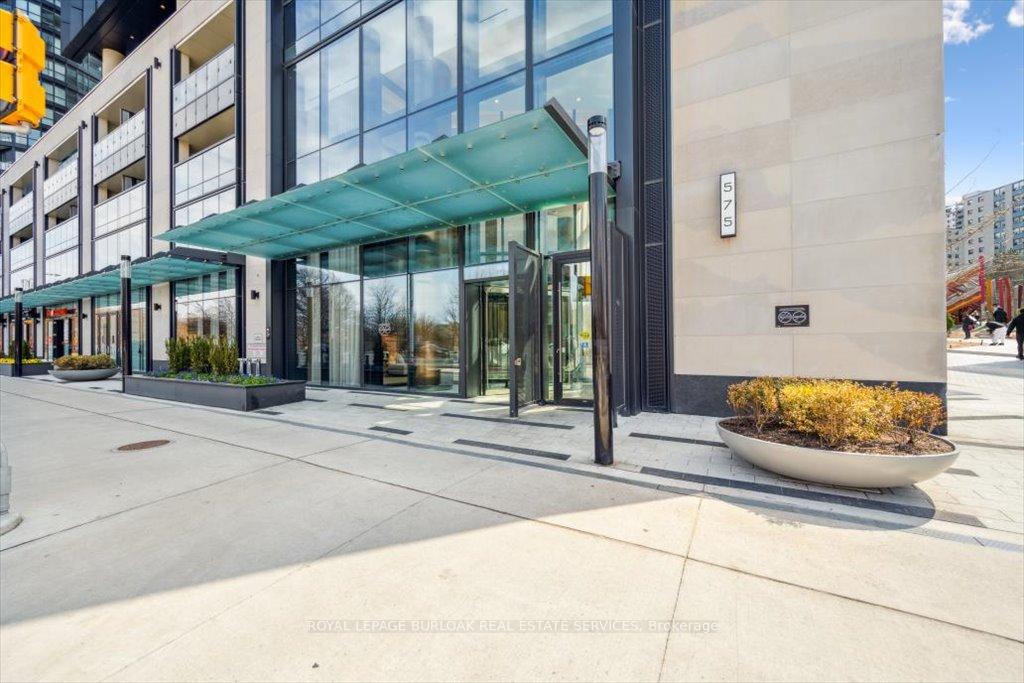 1 Bedroom Condo at 575 Bloor,  Toronto For sale